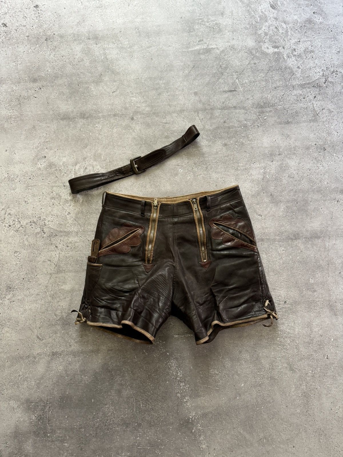 image of Antique ≈1940S German ‘Mewa’ Zipper Hunting Leather Shorts in Brown, Men's (Size 30)