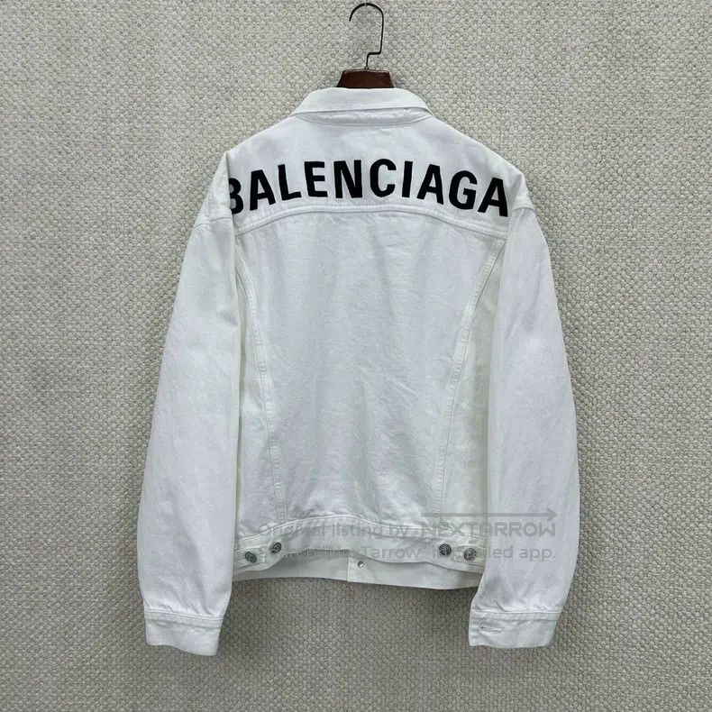 Balenciaga Balenciaga Back Letter Logo Washed Denim Jacket Size US S / EU 44-46 / 1 - 2 Thumbnail