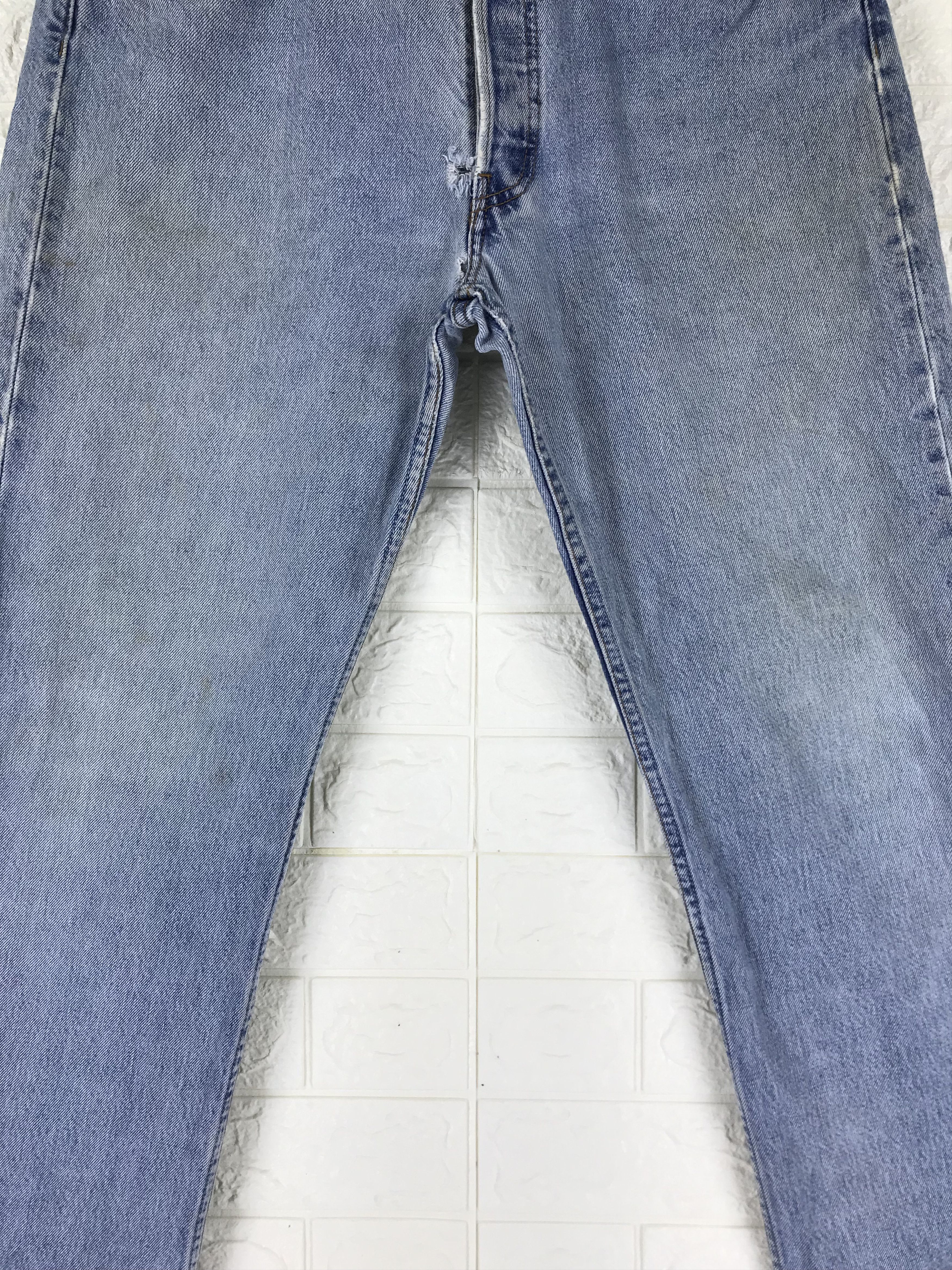 Levi's Vintage 90s Levi's 501 Light Wash Jeans Size US 34 / EU 50 - 3 Thumbnail
