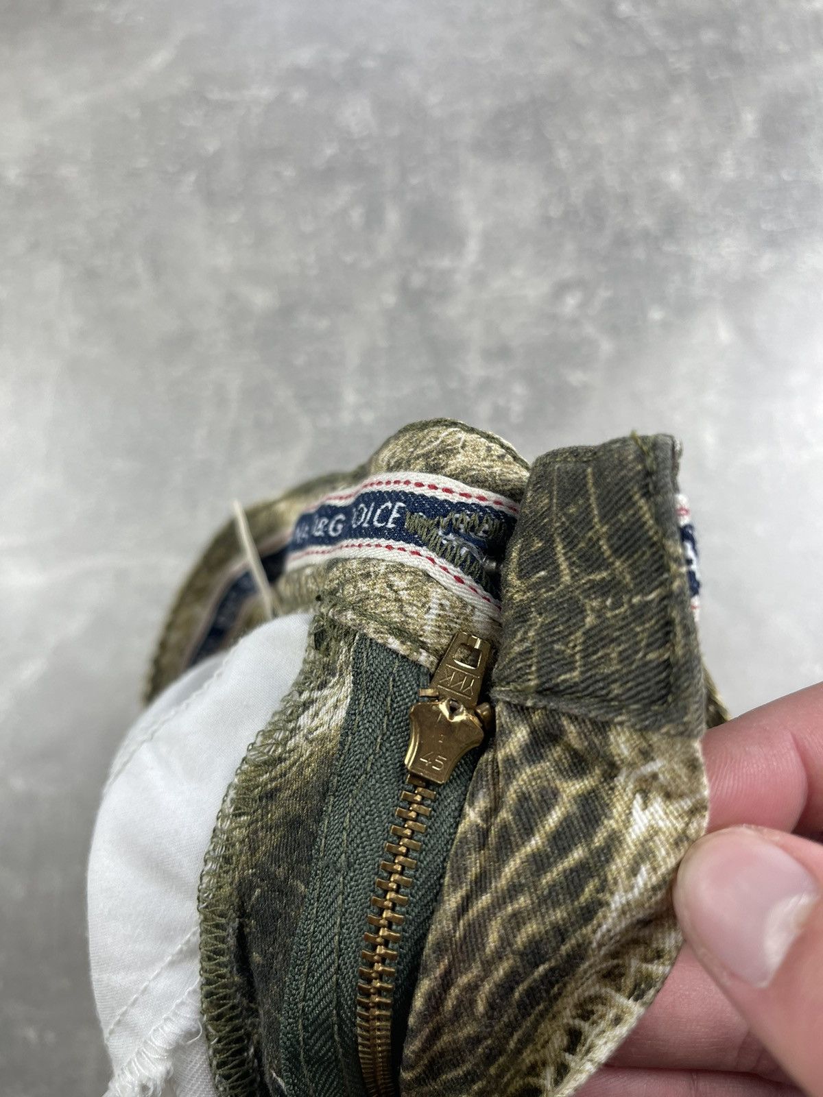 Dolce & Gabbana RARE Vintage D&G Dolce & Gabbana Snake Print Pants Y2K 00s Size 28" / US 6 / IT 42 - 11 Thumbnail