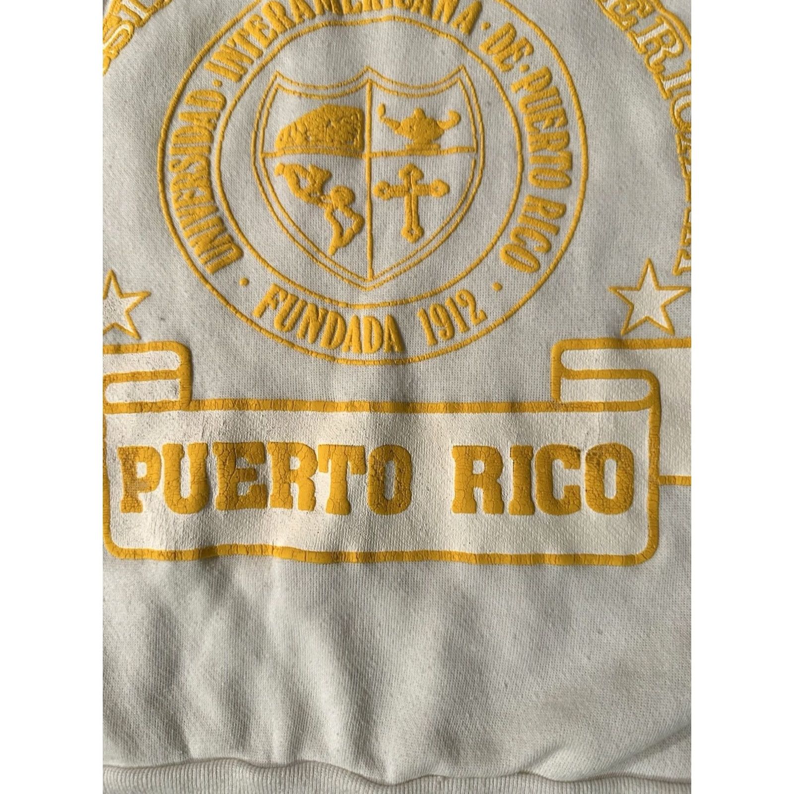 Vintage VINTAGE University Of Puerto Rico Solid Crew Neck Sweater Sz Medium Men Crew Neck Size M White 80s 70s Gym & Training Sweater Size US M / EU 48-50 / 2 - 6 Thumbnail