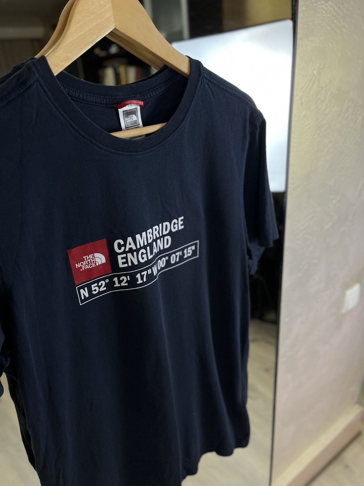 The North Face The North Face Cambridge Coordinates Tee Navy/Red Logo Size US L / EU 52-54 / 3 - 2 Thumbnail