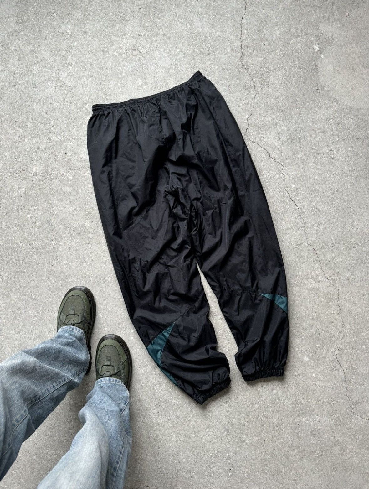 Nike Vintage Nike Trackpants Size US 33 - 7 Thumbnail