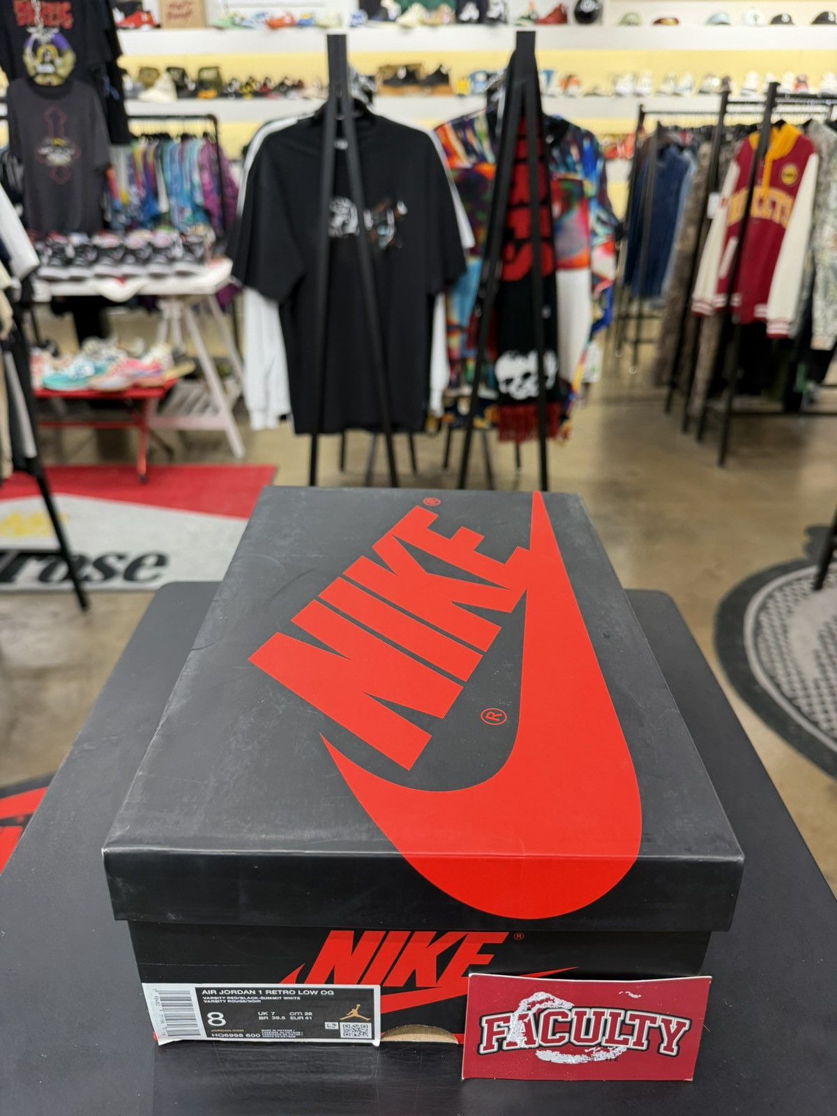 Jordan Brand Air Jordan 1 Low Chicago Size 8 (2025) Size US 8 / EU 41 - 13 Thumbnail