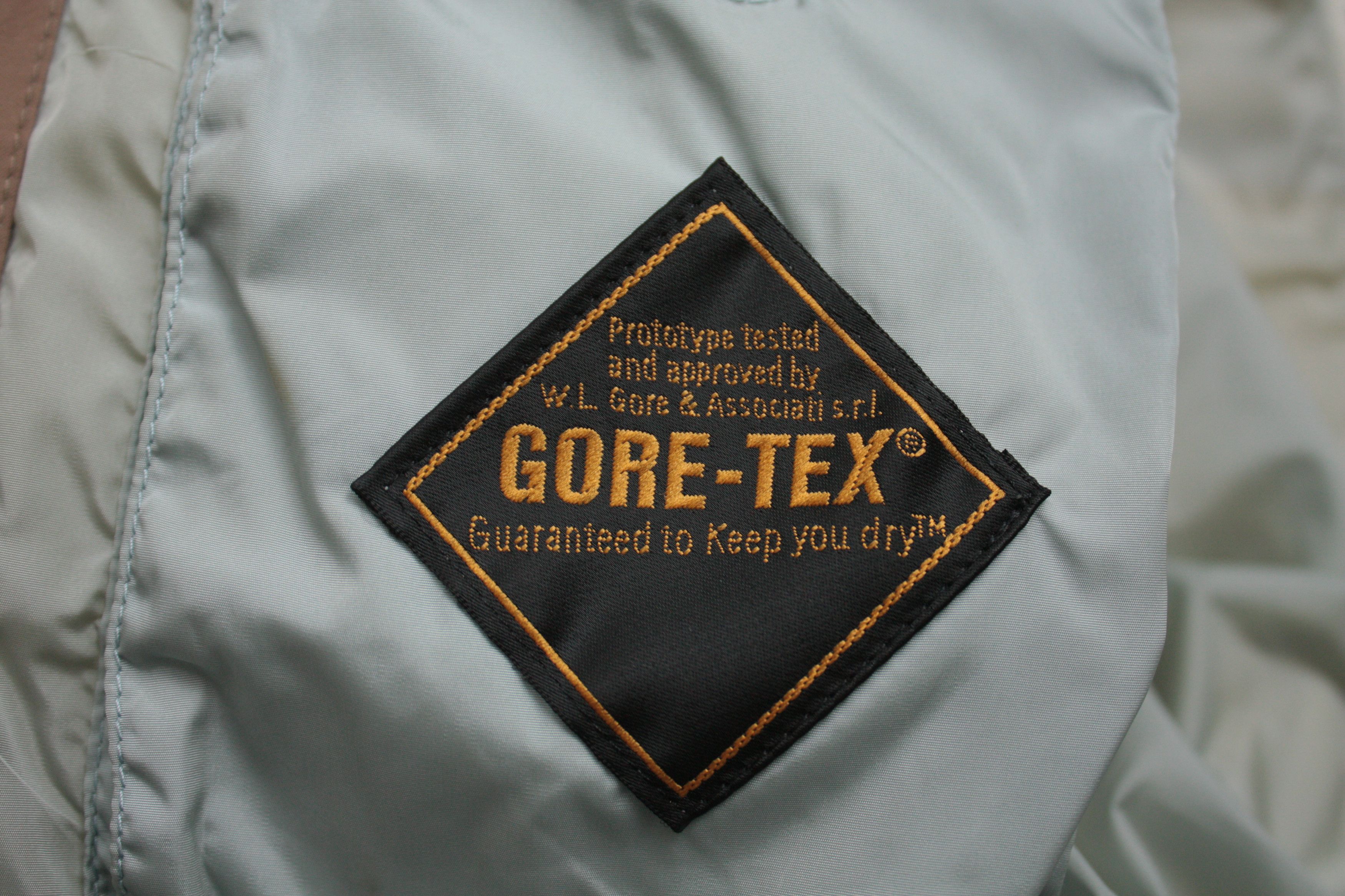 Prada Prada Gore-Tex Beige Jacket Men's 48 ART.SGV341 Size US M / EU 48-50 / 2 - 9 Thumbnail