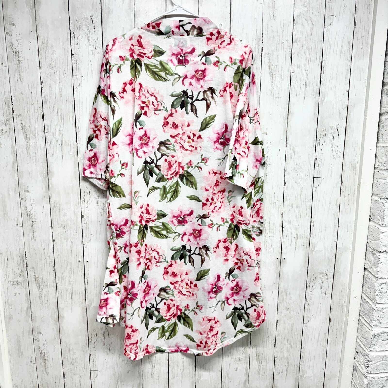 Show Me Your MuMu Show Me Your Mumu Robe OS Mini Floral White Short Sleeve Size ONE SIZE - 4 Thumbnail