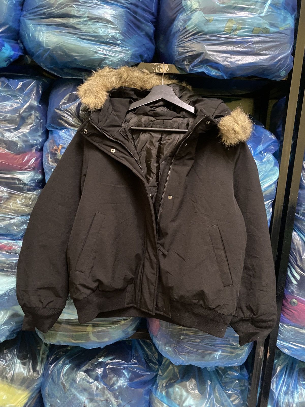 Uniqlo UNIQLO BOMBER FUR HOODIE Size US L / EU 52-54 / 3 - 5 Thumbnail
