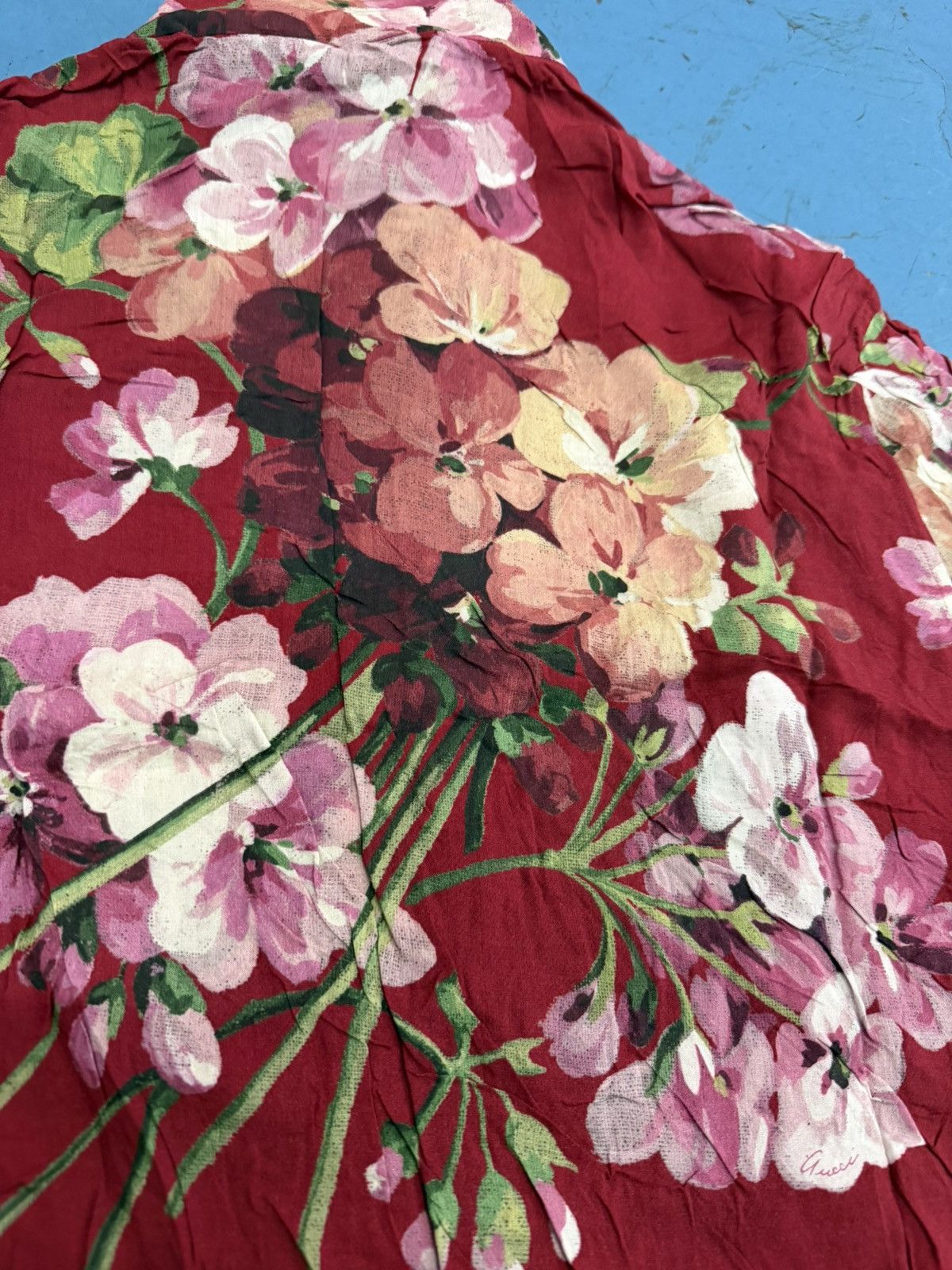 Gucci GUCCI 15” VISCOSE FLOWER SHIRT Size US S / EU 44-46 / 1 - 3 Thumbnail