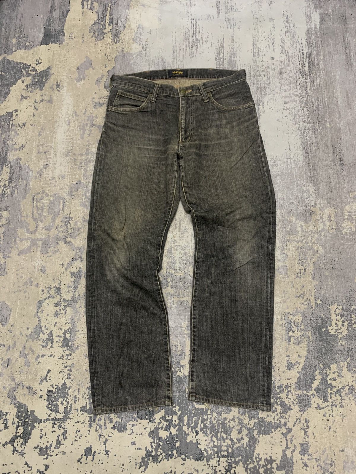 Japanese Brand Vintage Wrangler Distressed Rusty Loose Jeans 31x30 Size US 33 - 1 Thumbnail
