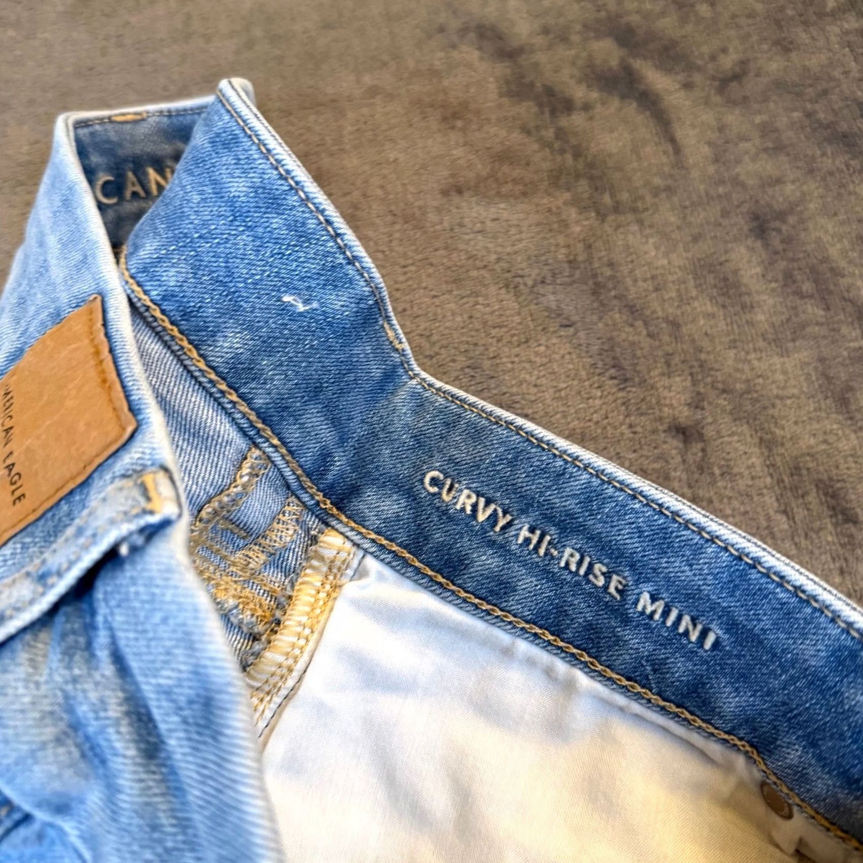 American Eagle Outfitters VINTAGE American Eagle Curvy Hi Rise Mini Denim Skirt Light Wash Distressed Womens 8 Reg Size 30" / US 8 / IT 44 - 3 Thumbnail