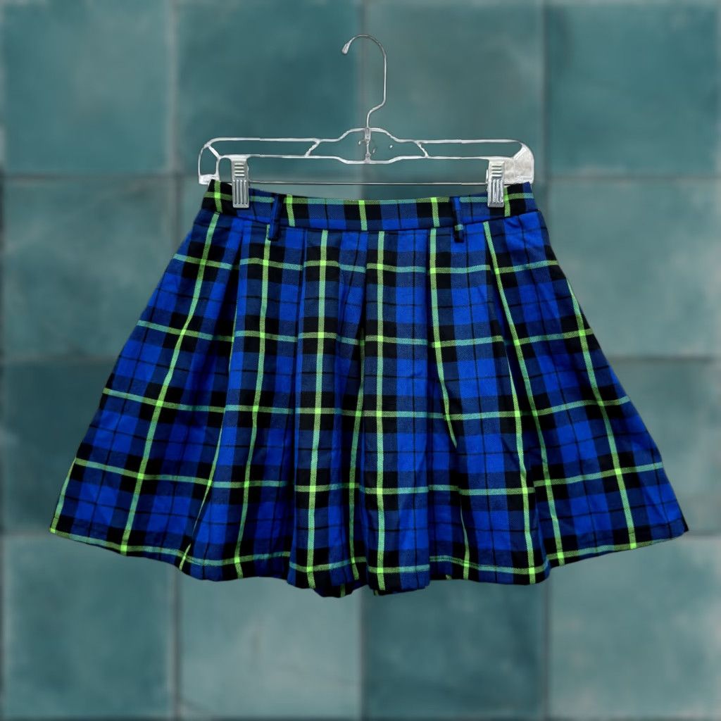 Hot Topic **Hot Topic Mini Pleated Skirt Small Blue Plaid Gothic Preppy** User: **Hot Topic Mini Skirt Small Blue Plaid Gothic Preppy** Size 28" / US 6 / IT 42 - 1 Thumbnail
