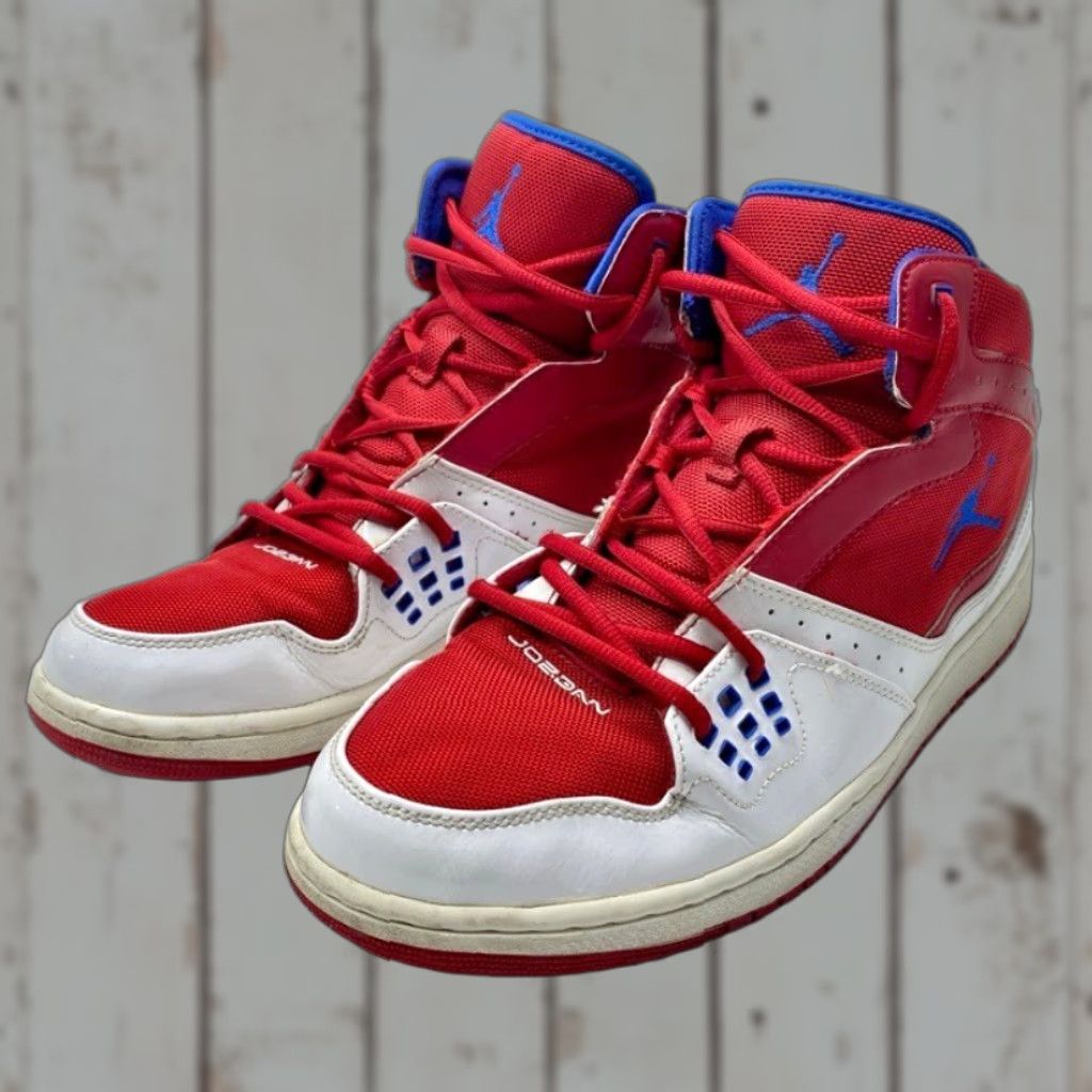 Jordan Brand Nike Air Jordan 1 Flight 23 372704-607 High Top Shoes Mens Size 12 Red White Size US L / EU 52-54 / 3 - 1 Thumbnail