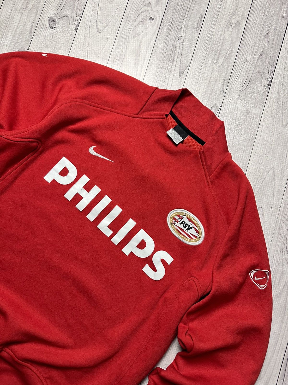Nike × Vintage Vintage Nike PSV soccer sweatshirt red Philips logo size L Size US L / EU 52-54 / 3 - 3 Thumbnail