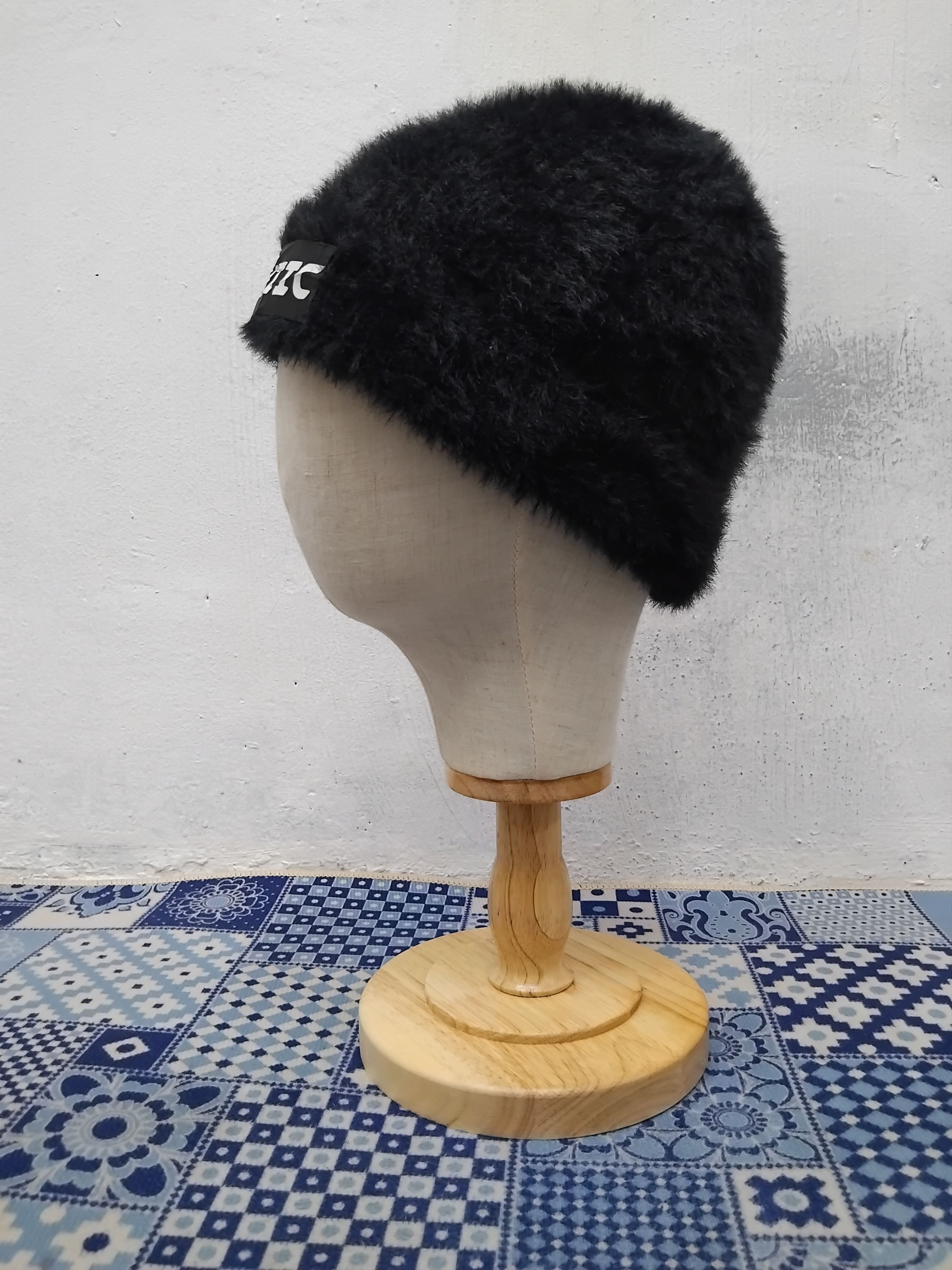 Japanese Brand 💥Romantic black colour fur beanie Size ONE SIZE - 6 Thumbnail