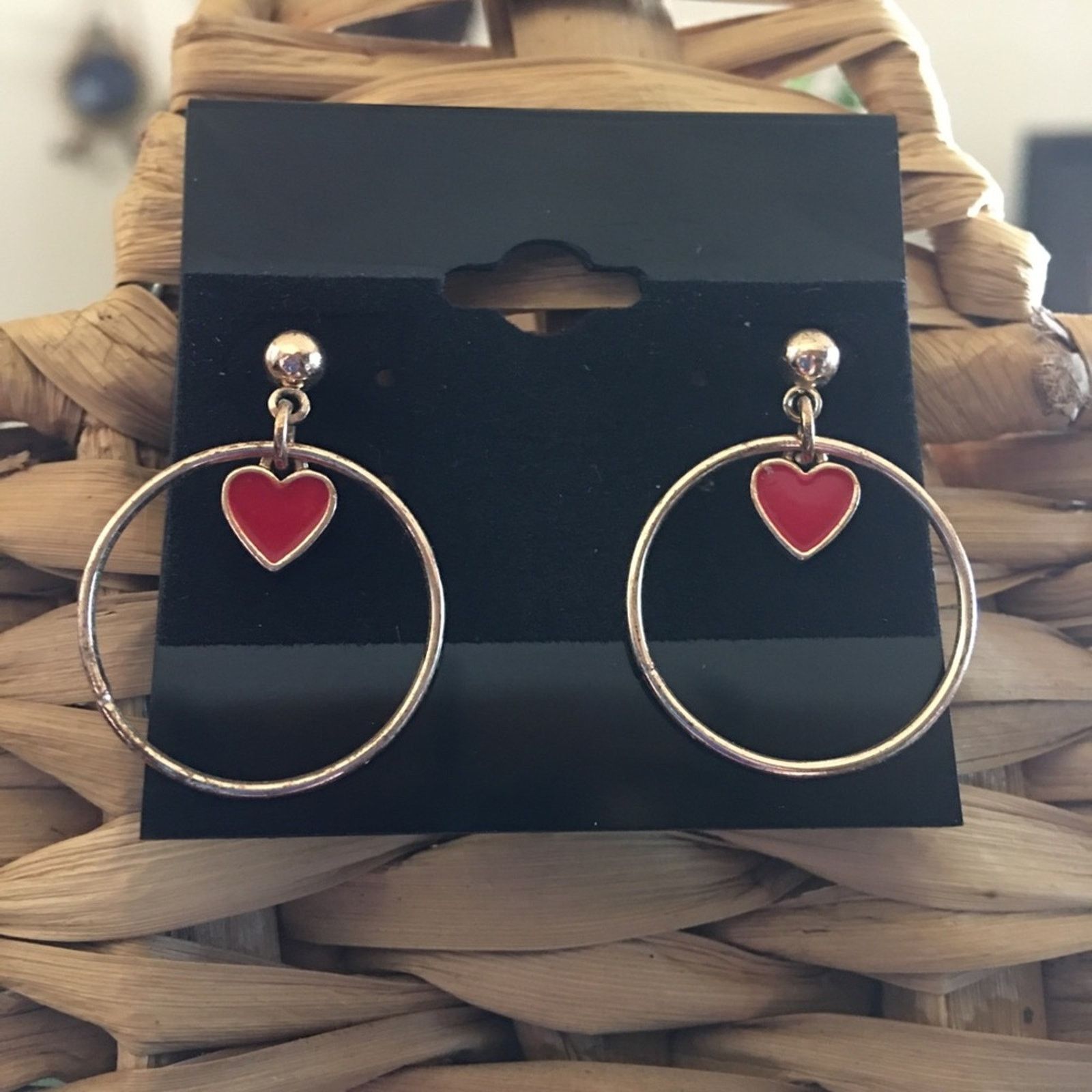 Vintage Vintage gold tone red enamel heart earrings Size ONE SIZE - 1 Thumbnail