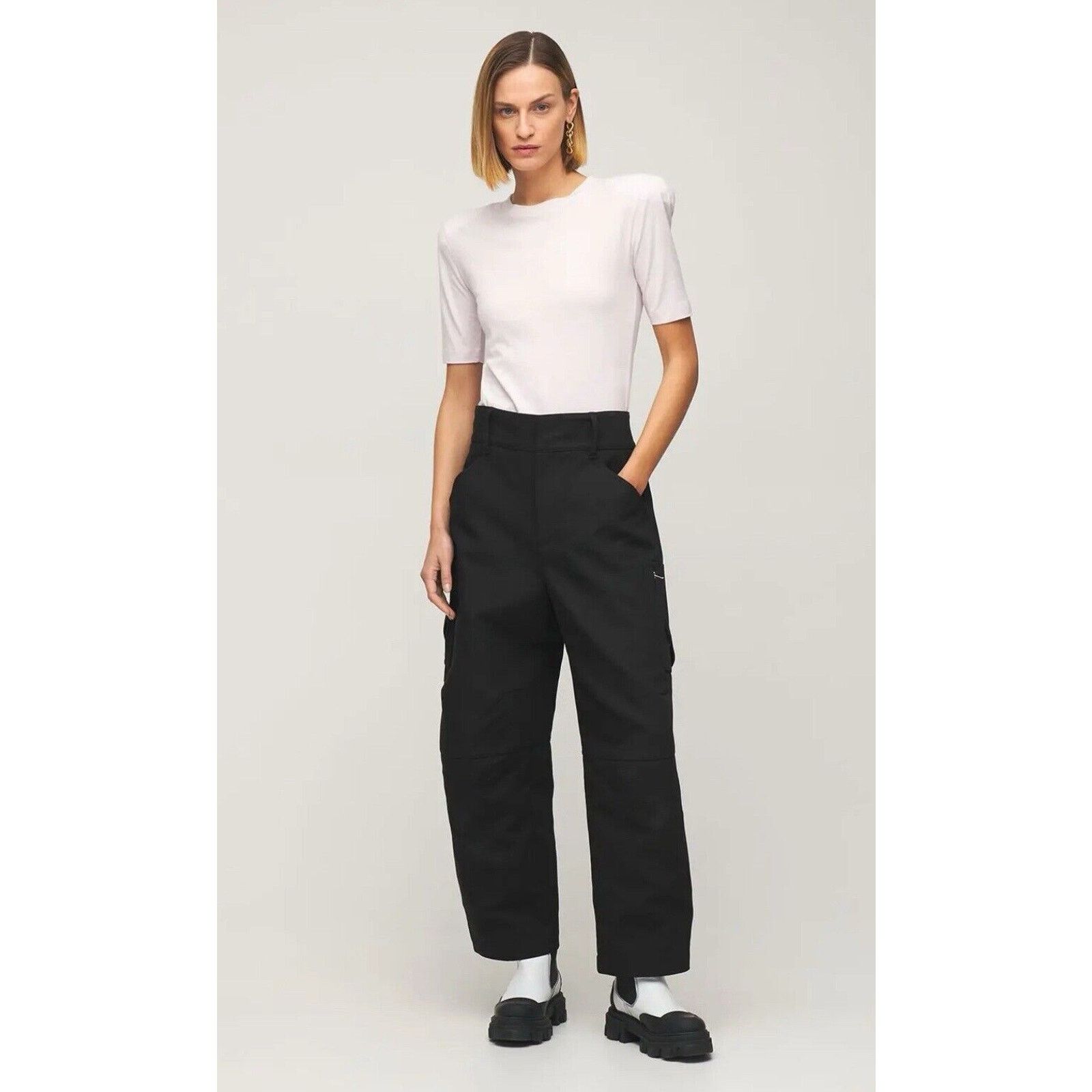 REMAIN Birger Christensen Remain Birger Christensen Xenia O-Neck Padded Shoulder US 8 Size M / US 6-8 / IT 42-44 - 1 Thumbnail