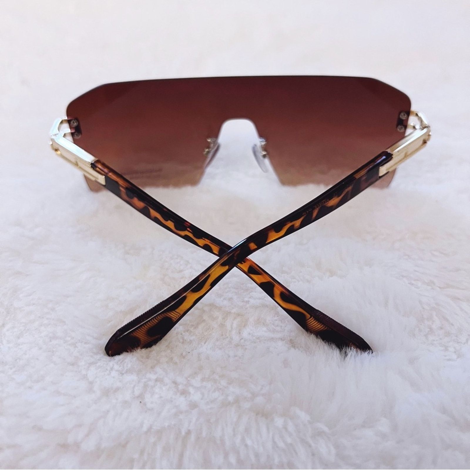 Other Sadie Brown Oversized Rimless Flat-Top Sunglasses Size ONE SIZE - 11 Thumbnail