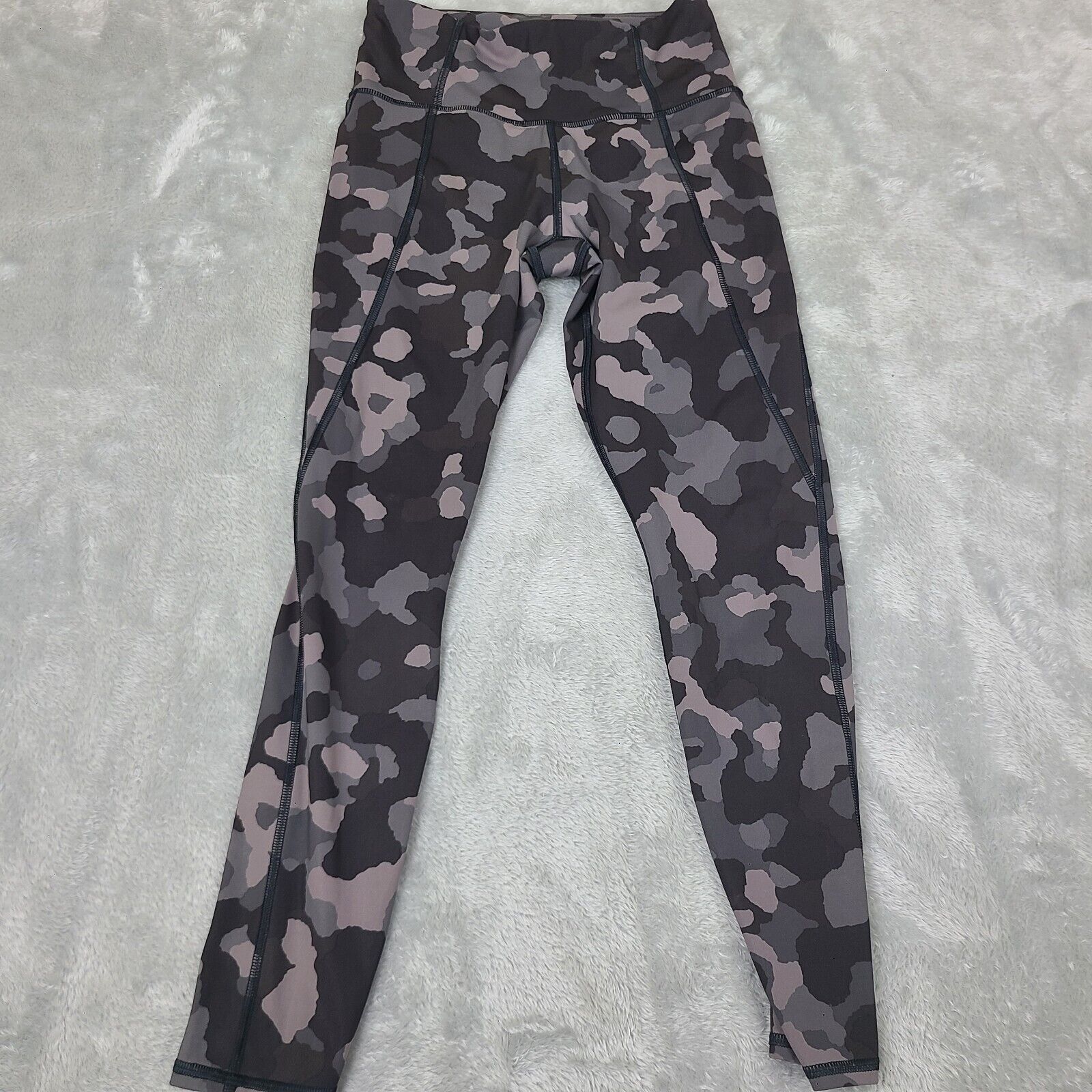 Athleta Athleta Lightning Camo 7/8 Leggings-Gray Camo X-Small Size 27" / US 4 / IT 40 - 1 Thumbnail