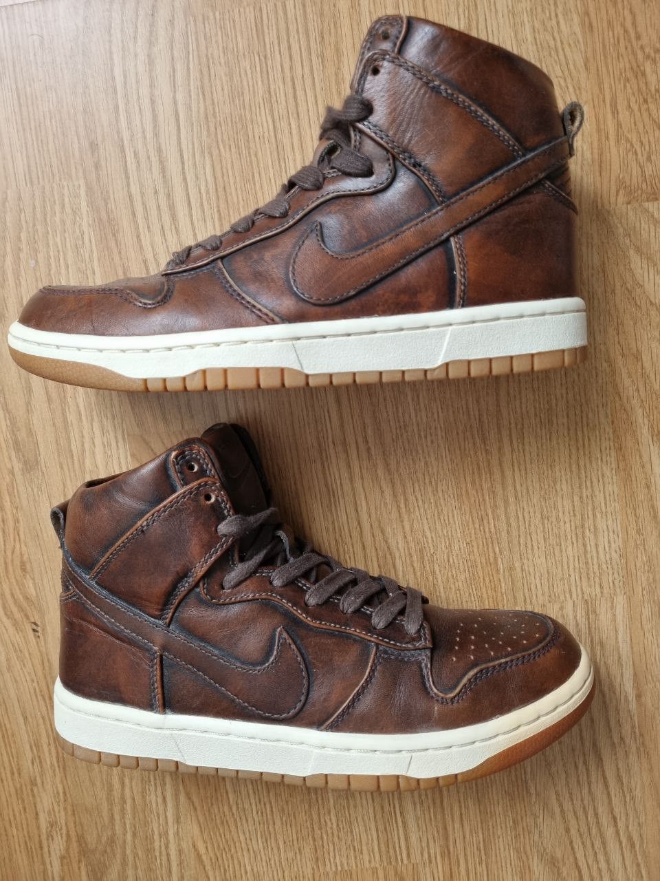Nike Nike Dunk High Lux Burnished Size US 6 / EU 39 - 2 Thumbnail