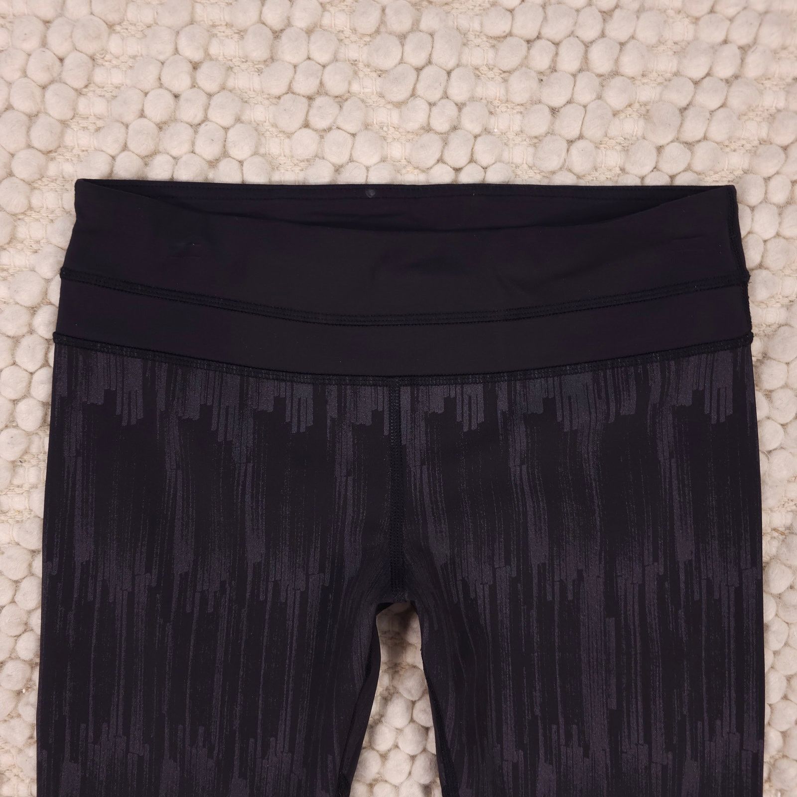Lululemon Lululemon Run Inspire Crop II Full-On Luxtreme Black Gray 6 Size 28" / US 6 / IT 42 - 2 Thumbnail