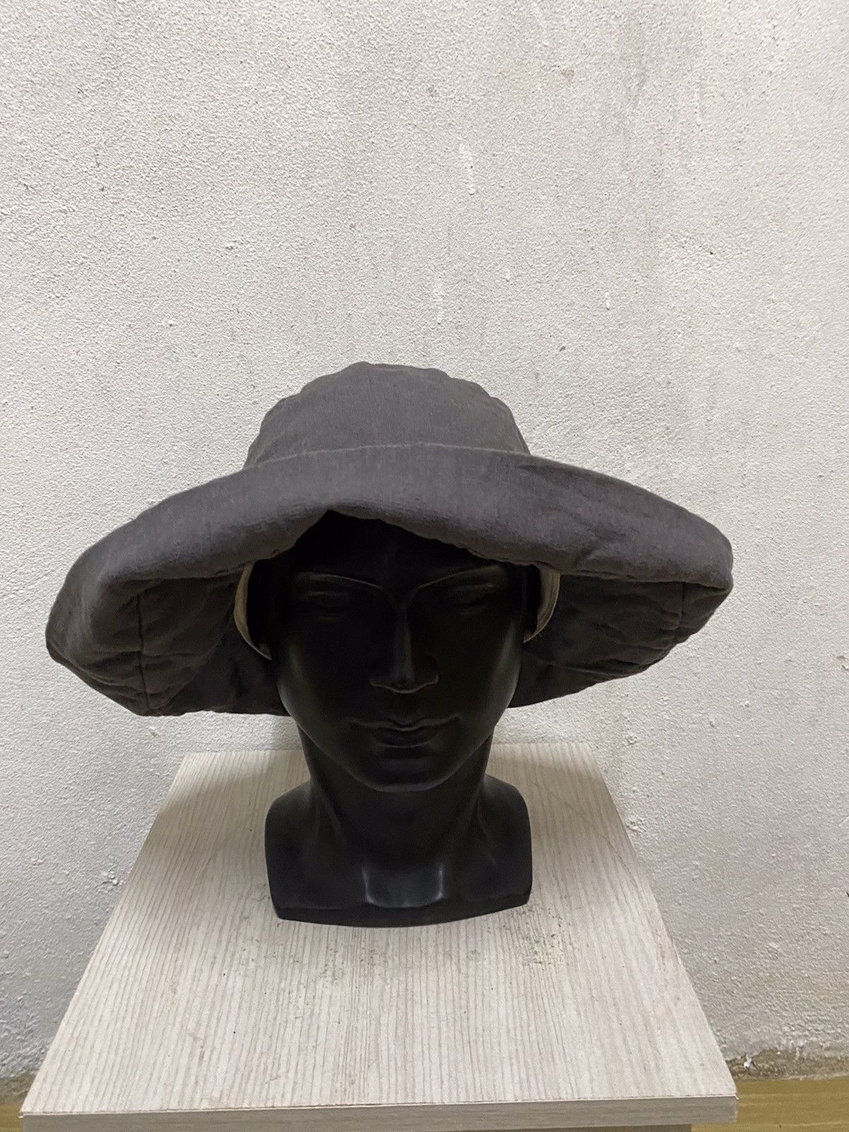 Japanese Brand Japanese Brand Ease Plain Bucket Hat Size ONE SIZE - 2 Thumbnail