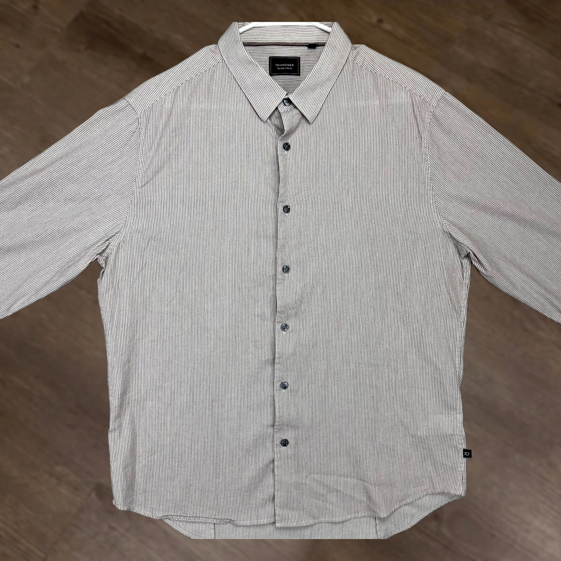 Vintage VINTAGE? No. Sorry, cannot determine vintage from provided. Size US XL / EU 56 / 4 - 1 Thumbnail