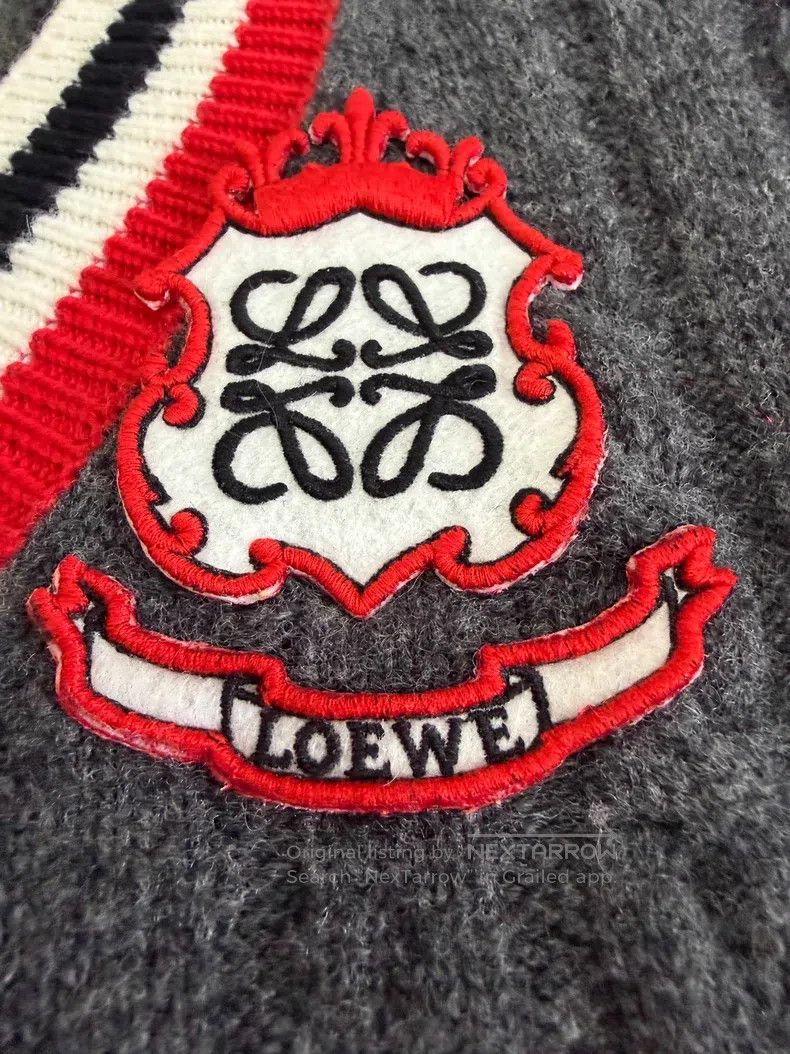 Loewe Loewe Gray V-neck sweater, 100% wool, made in Italy Size M / US 6-8 / IT 42-44 - 4 Thumbnail