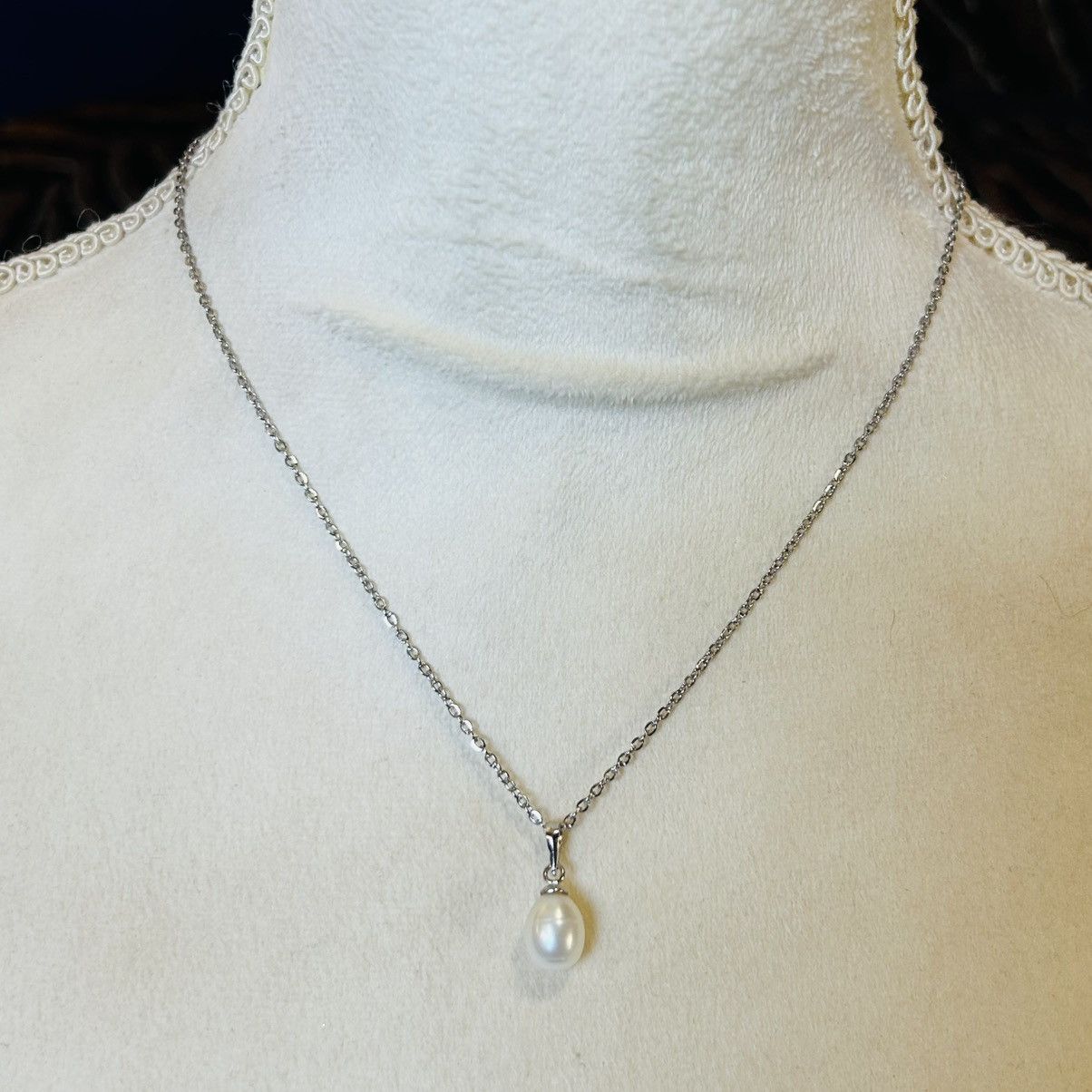 Handmade Handcrafted genuine fresh water pearl pendant necklace Size ONE SIZE - 5 Thumbnail