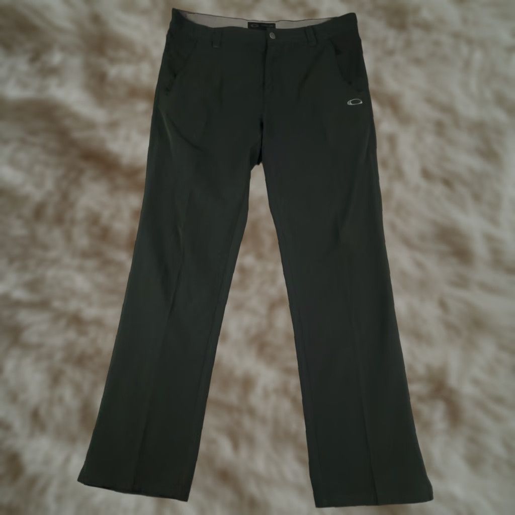 Oakley Oakley Chino Pants Mens Size 36x32 Black Flat Front Comfort Trousers Size US 36 / EU 52 - 1 Thumbnail