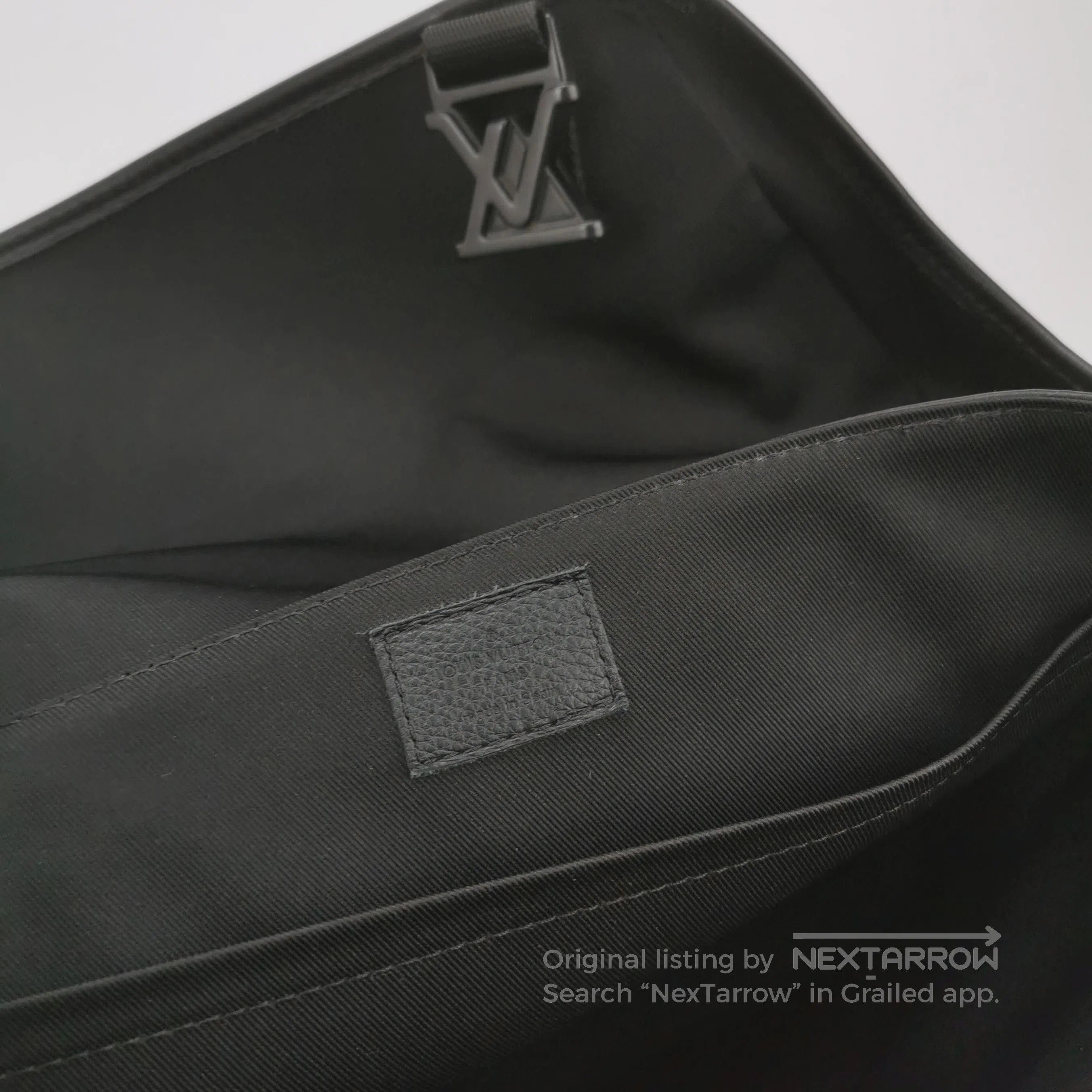 Louis Vuitton Louis Vuitton Porte Documents Voyage Leather Crossbody Bag. Size ONE SIZE - 8 Thumbnail