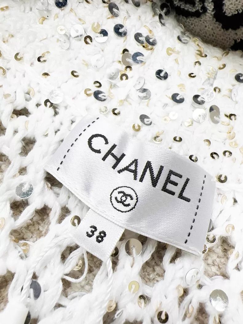 Chanel Chanel Hollow-in Knitted Sequin Diamond Button Knitted Car Size XS / US 0-2 / IT 36-38 - 6 Thumbnail