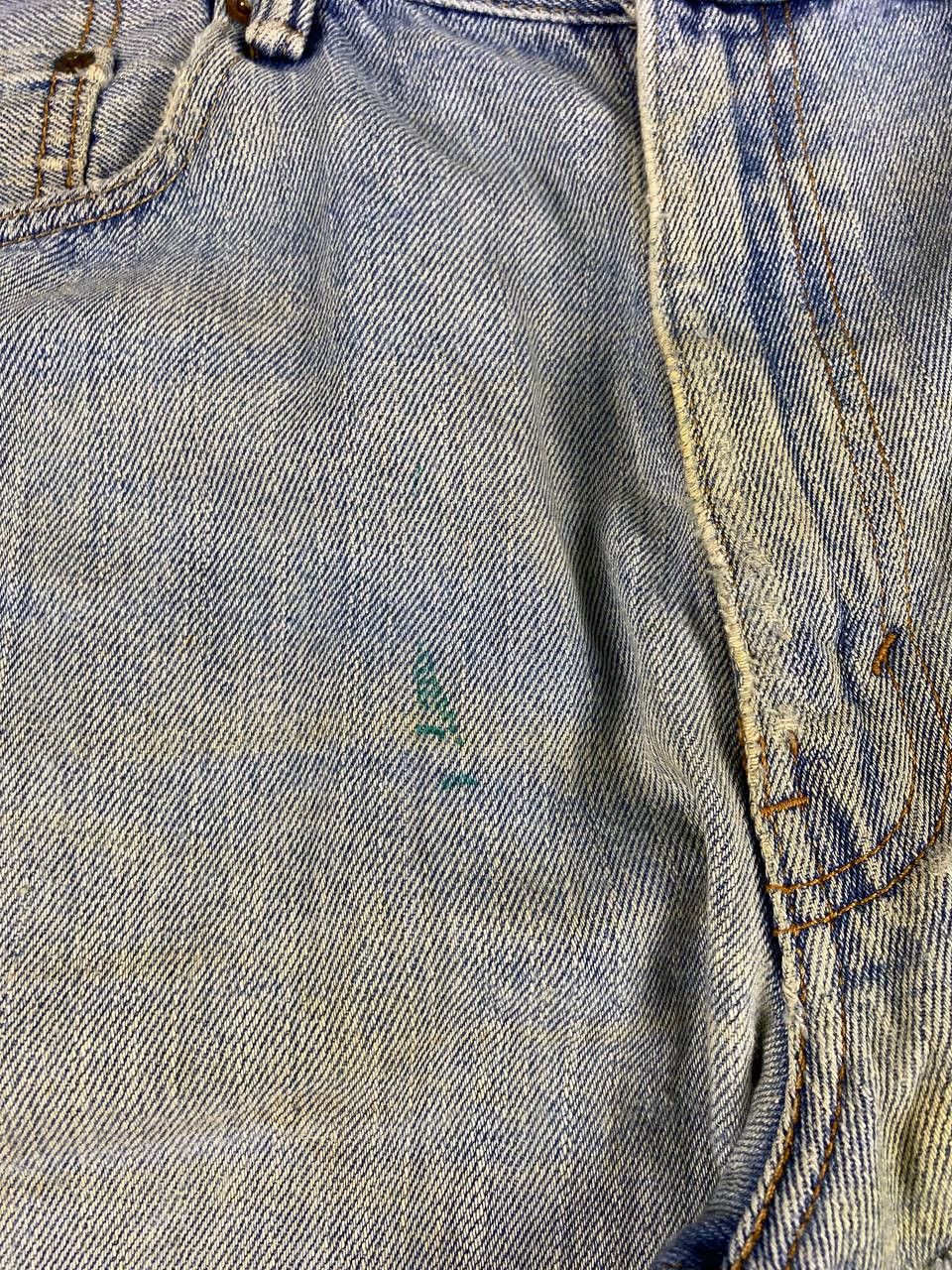 Levi's vintage levis 550 relaxed fit distressed denim Size US 39 - 13 Thumbnail