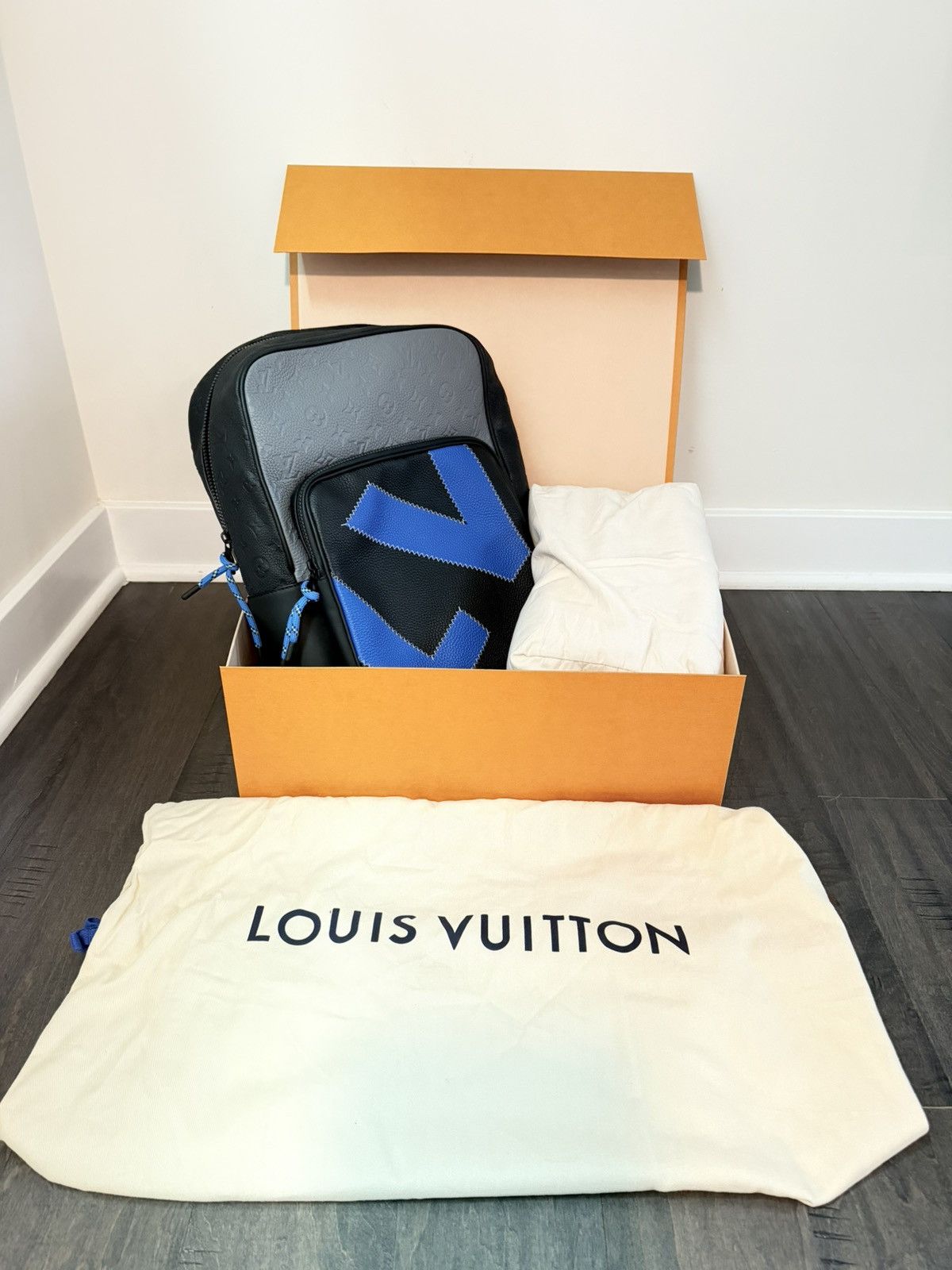 Louis Vuitton Louis Vuitton Discovery Backpack Black Blue Monogram Rare LV Size ONE SIZE - 13 Thumbnail