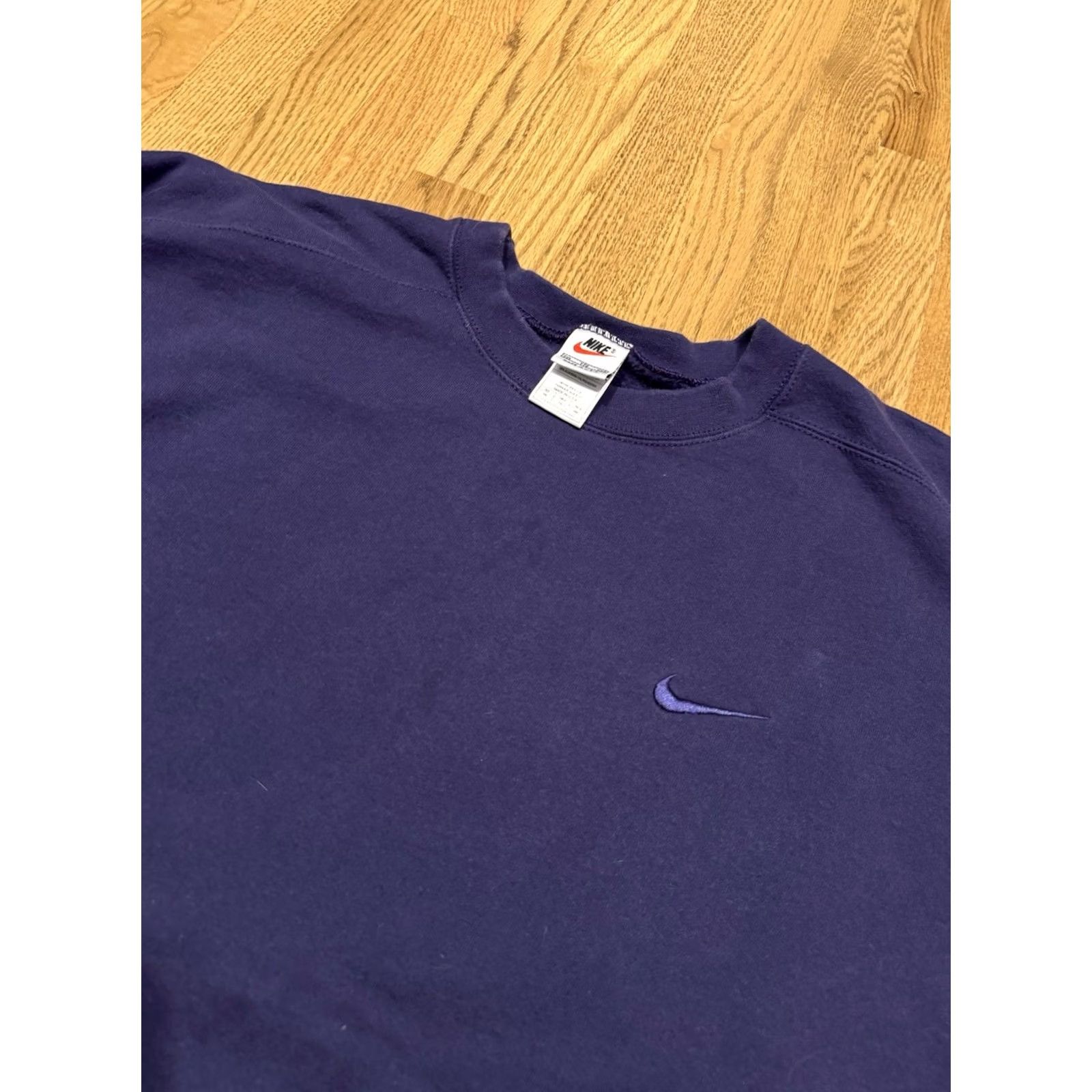 Nike VINTAGE Nike Sweatshirt Mens 2XL Purple Tonal Swoosh 90s Crewneck Pullover Size US XXL / EU 58 / 5 - 2 Thumbnail