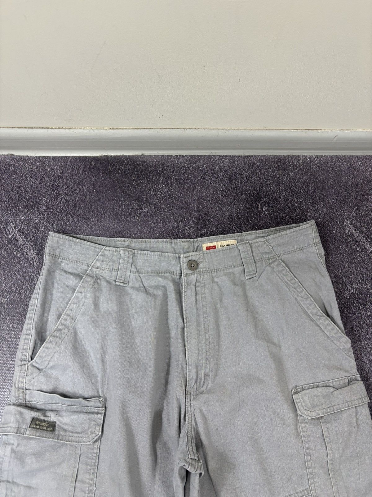 Vintage Vintage Wrangler USA Relaxed Fit Gray Hype Cargo Shorts Size US 36 / EU 52 - 7 Thumbnail