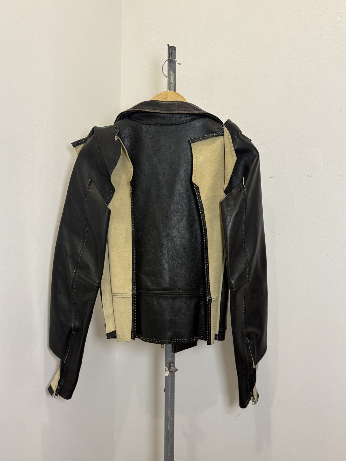H&M × Maison Margiela Deconstructed Leather Biker Jacket Size XS / US 0-2 / IT 36-38 - 2 Thumbnail