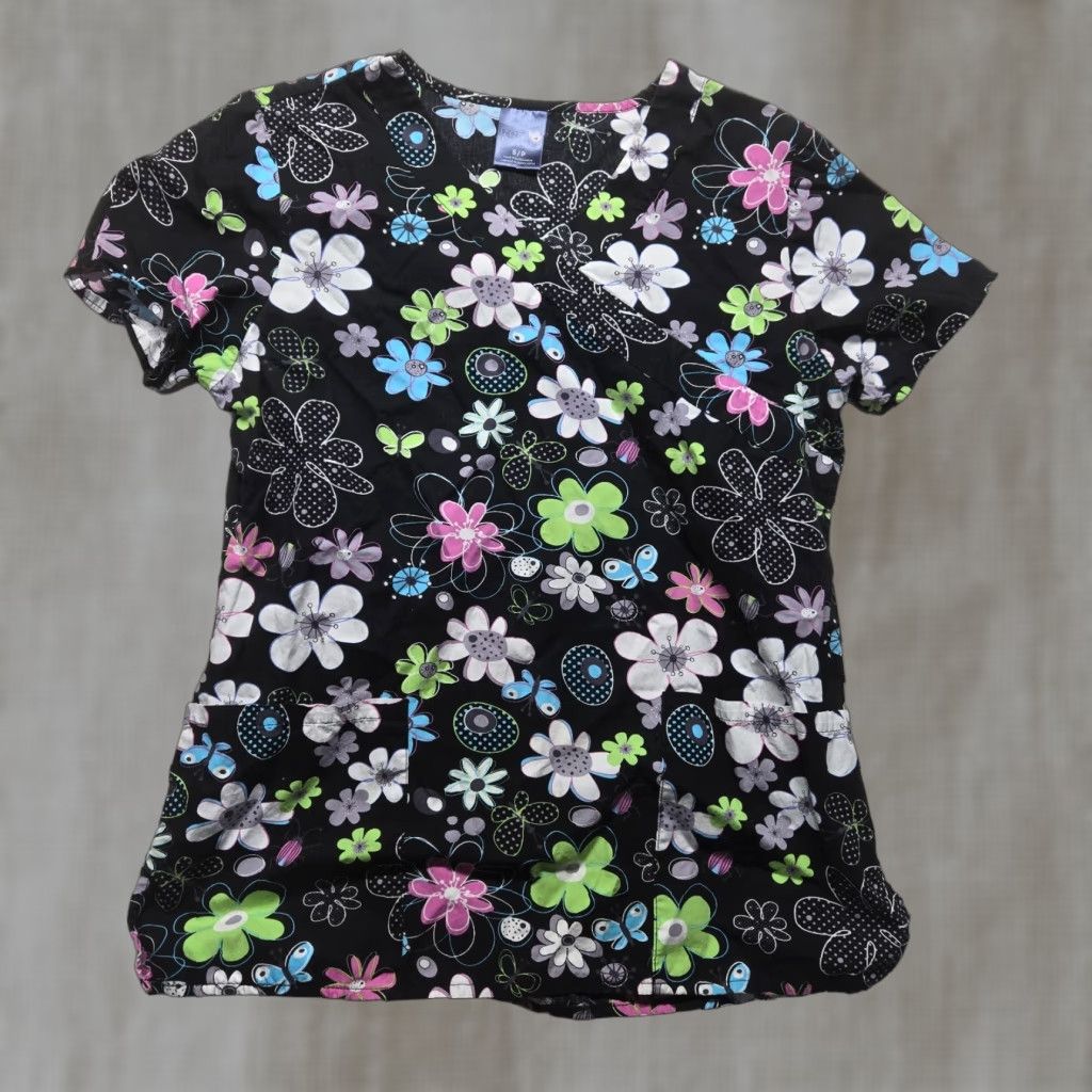 Vintage VINTAGE Zoe & Chloe Floral Black Short Sleeve Scrub Shirt Womens Small Medical Size S / US 4 / IT 40 - 1 Thumbnail