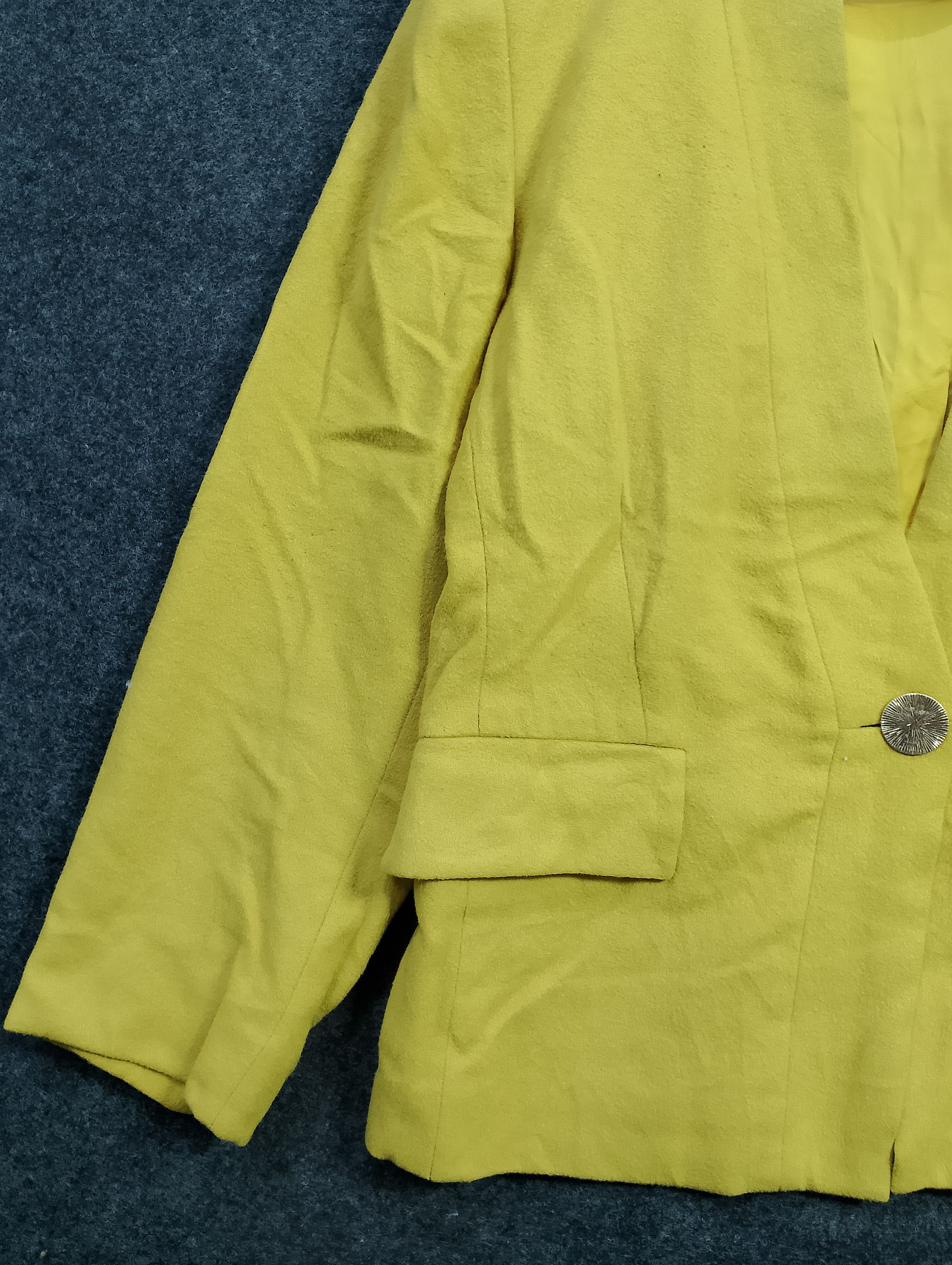Yves Saint Laurent Vintage 90s Yves Saint Laurent Diffusion Femme Yellow Blazer Size M / US 6-8 / IT 42-44 - 4 Thumbnail