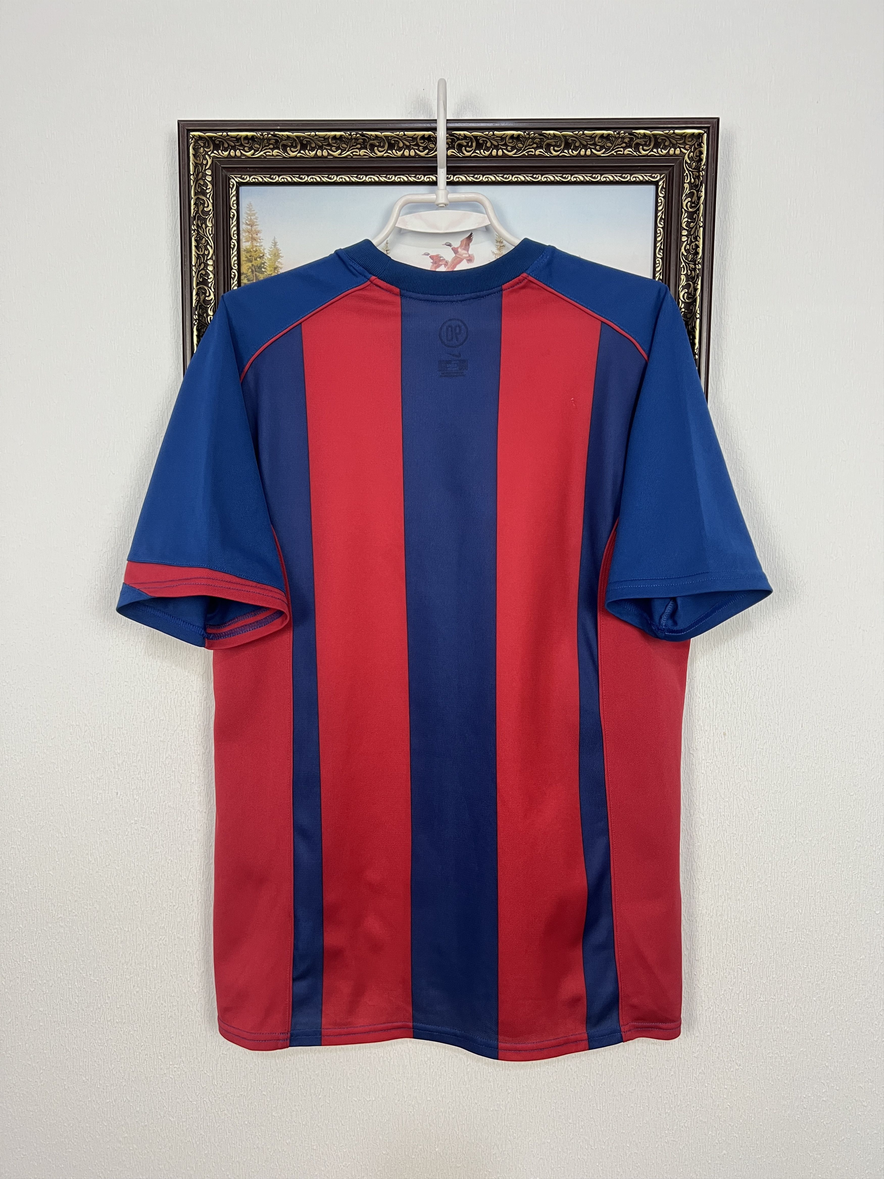 Nike Barcelona football shirt 2004 Soccer Nike Jersey Mens Size US M / EU 48-50 / 2 - 9 Thumbnail