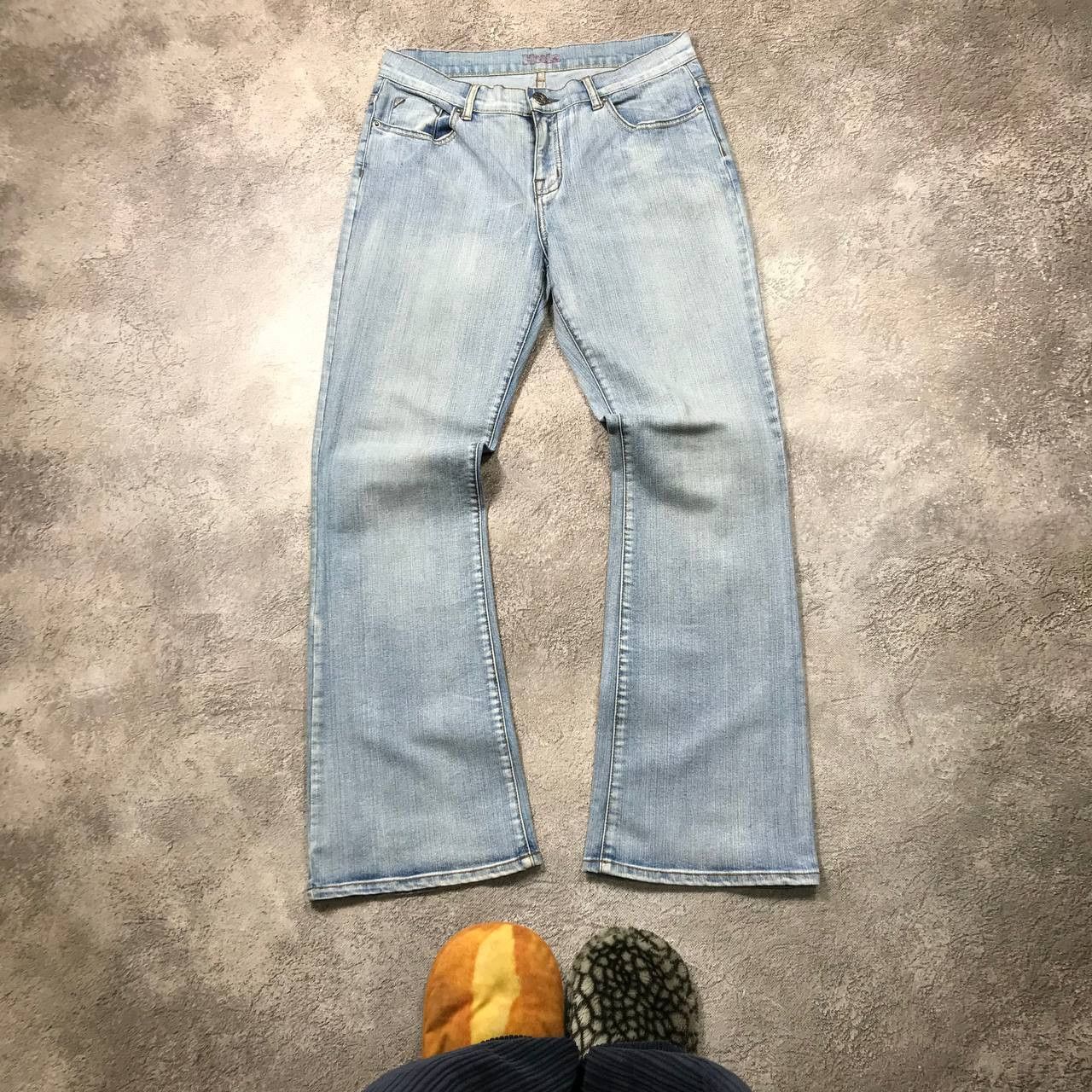 Vintage Vintage Y2K Baggy Distressed Jeans Light Wash Grunge Logo 31 Size 31" - 1 Thumbnail