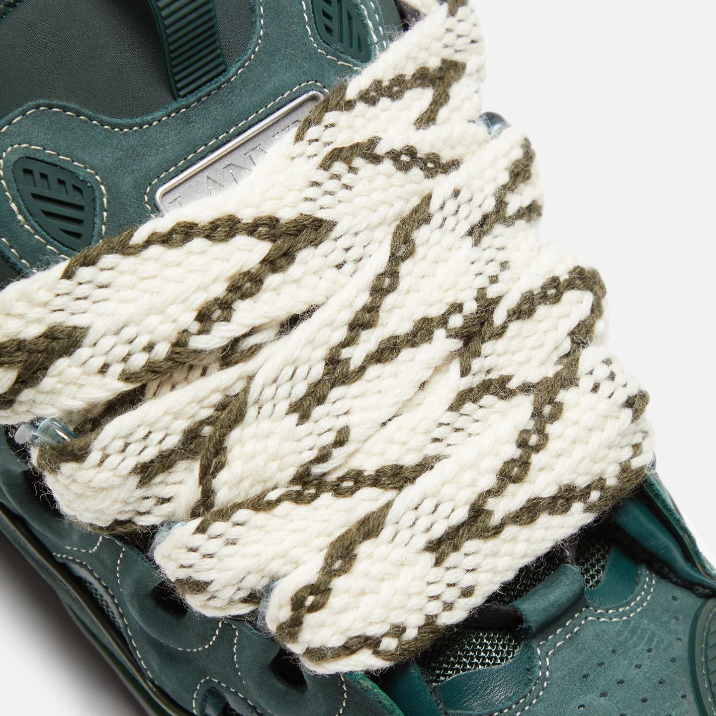 oc11z0325 Curb Low Top Sneakers in Dark Green