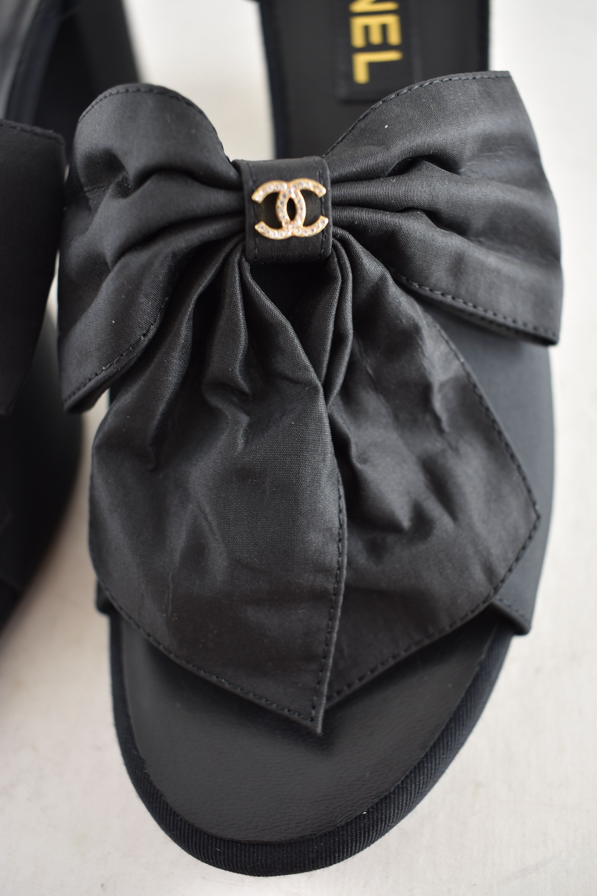 Chanel Chanel 24A Black Silk Bow CC Logo Block Heel Sandals 42 Size US 12 / IT 42 - 11 Thumbnail