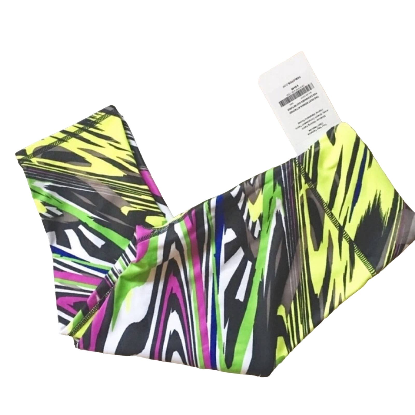 Lululemon NEW FABLETICS Neon Black White Crop Workout Pant Leggings Size 26" / US 2 / IT 38 - 3 Thumbnail