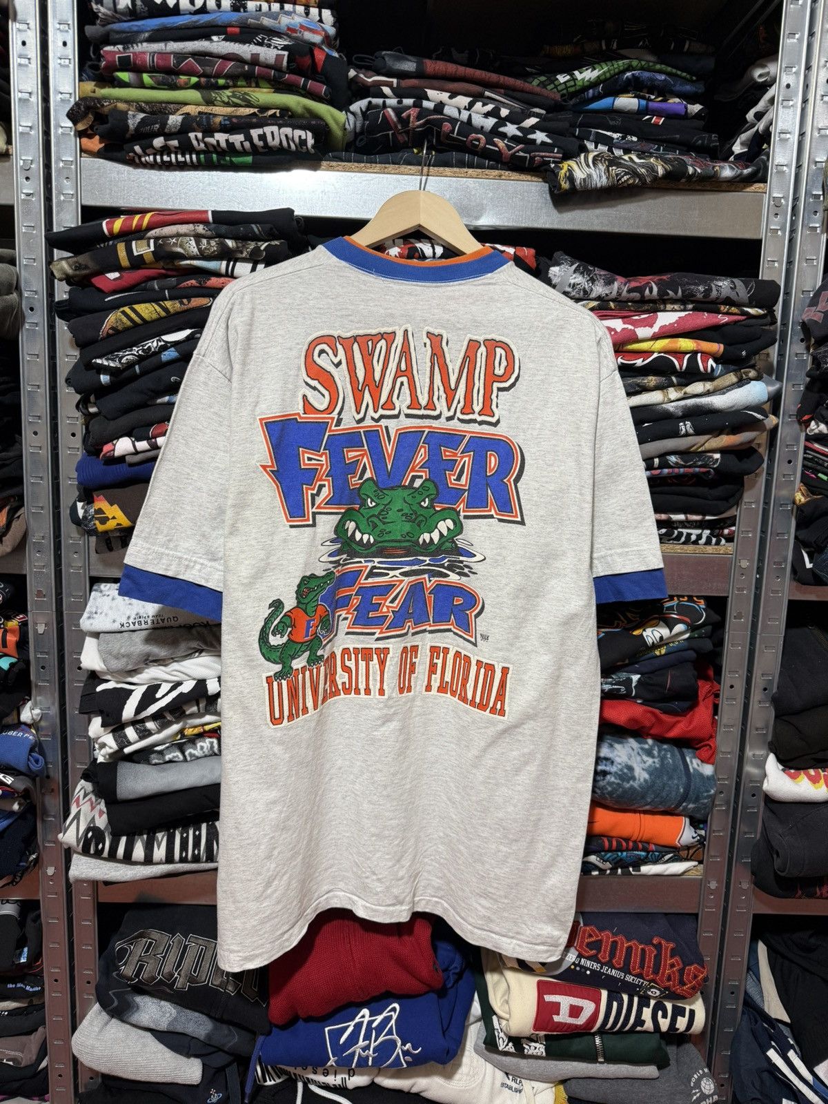 Vintage Vintage 90’s Florida Gators Swamp Fever Fear Football Tee Size US XL / EU 56 / 4 - 1 Thumbnail