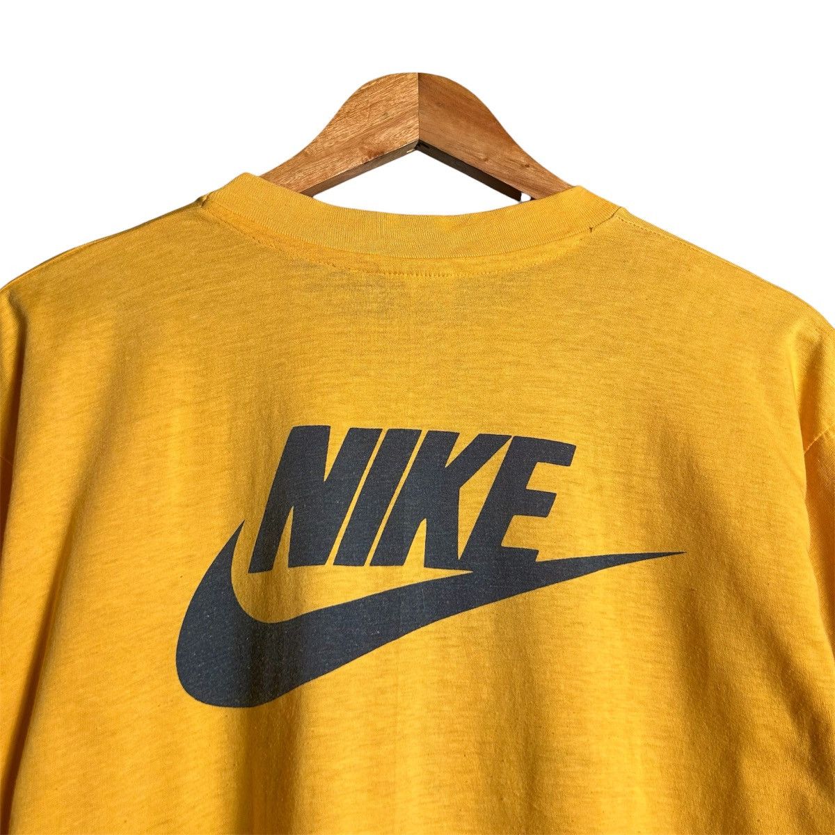 Nike Vintage 80s Nike Big Swoosh Sports T-Shirt Size US XL / EU 56 / 4 - 4 Thumbnail