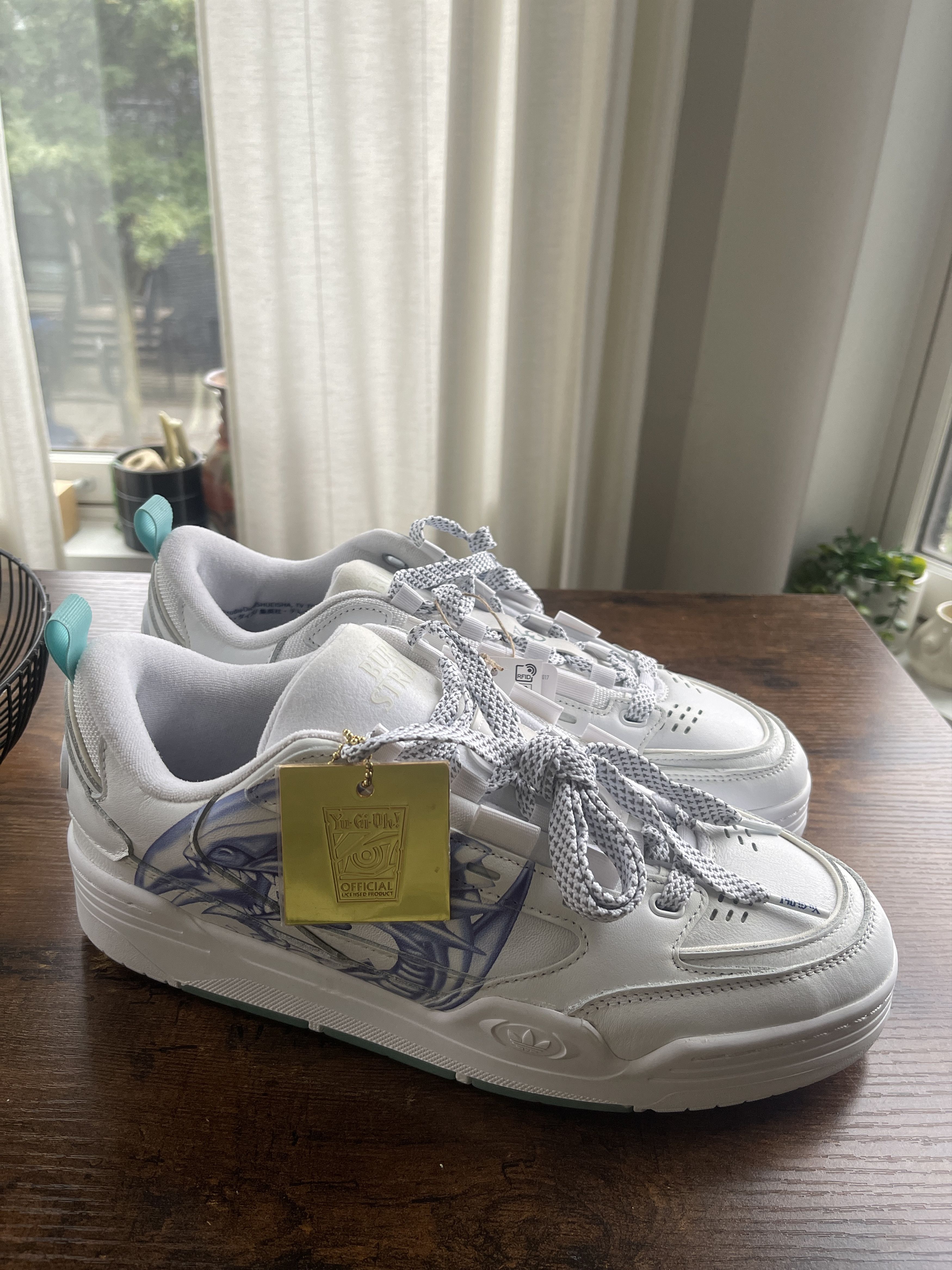 ADI2000 Yu-Gi-Oh! Blue Eyes White Dragon Sneakers