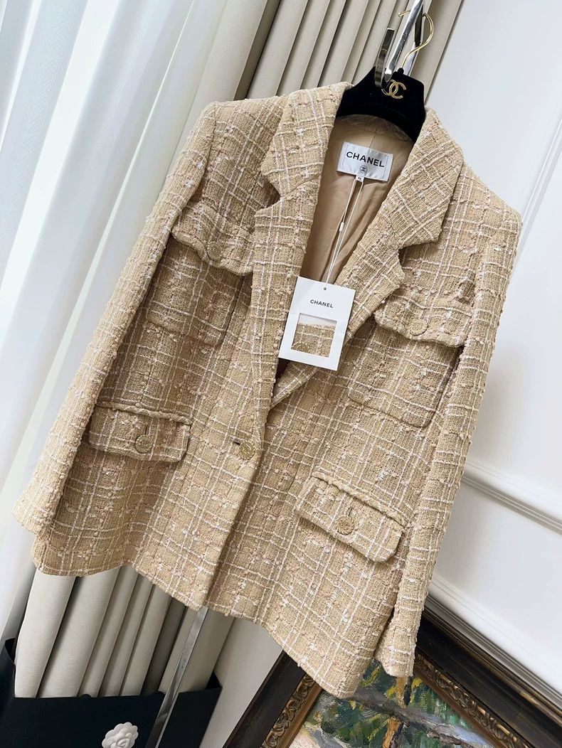 Chanel Chanel 19S Beach Series Gold Plaid Suit Size XS / US 0-2 / IT 36-38 - 1 Thumbnail