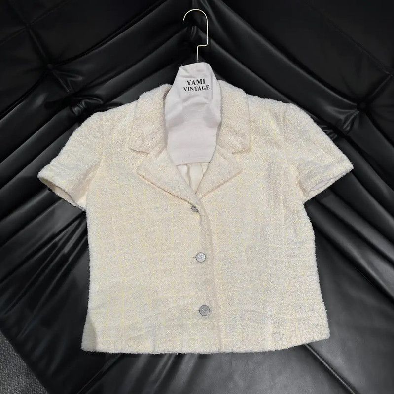 Chanel Chanel Cream Wool Boucle Sweater 0089 Size M / US 6-8 / IT 42-44 - 1 Thumbnail