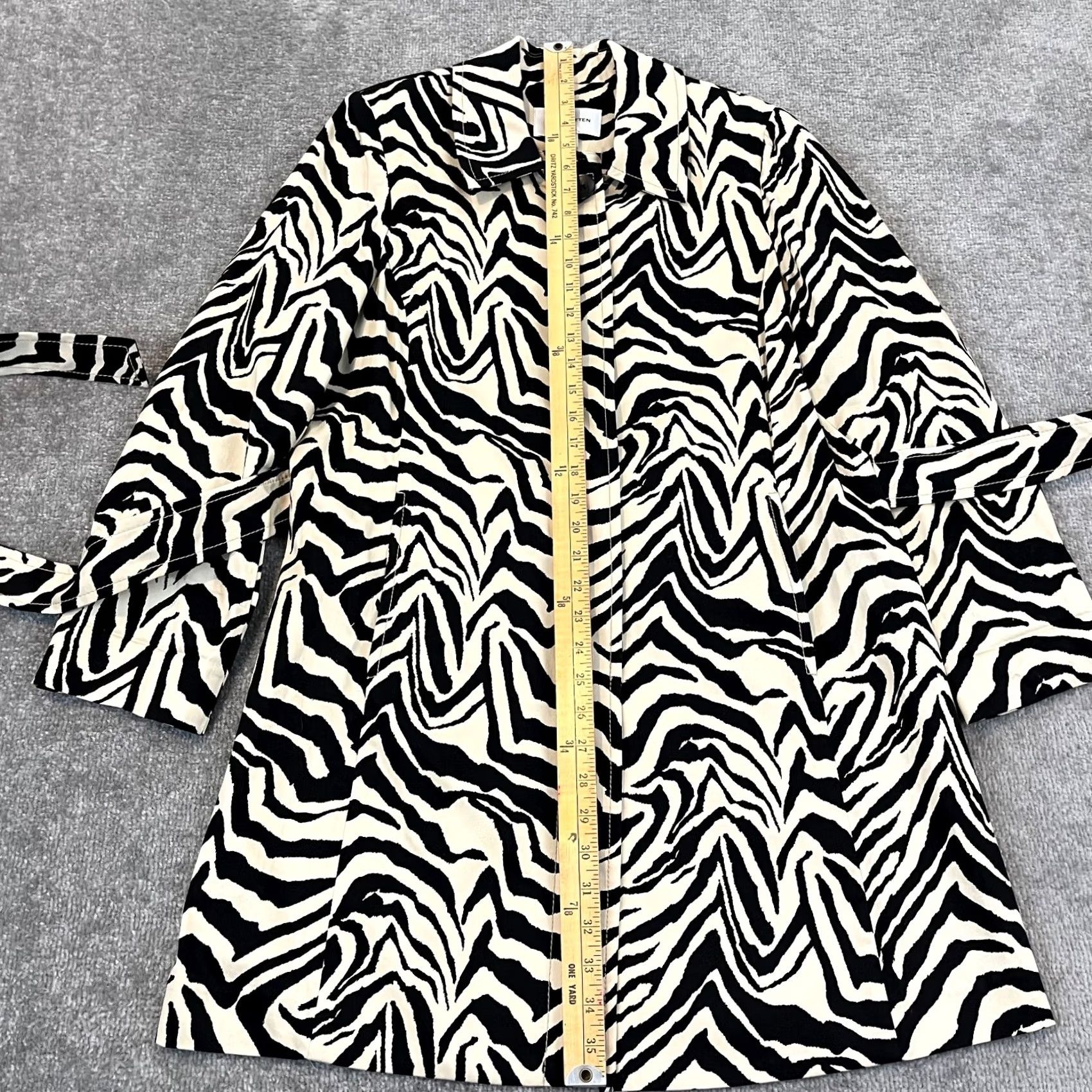 Vintage PERRI CUTTEN Women Medium Brown Black Zebra Long Overcoat Tie Wrap Collared Coat Size M / US 6-8 / IT 42-44 - 4 Thumbnail