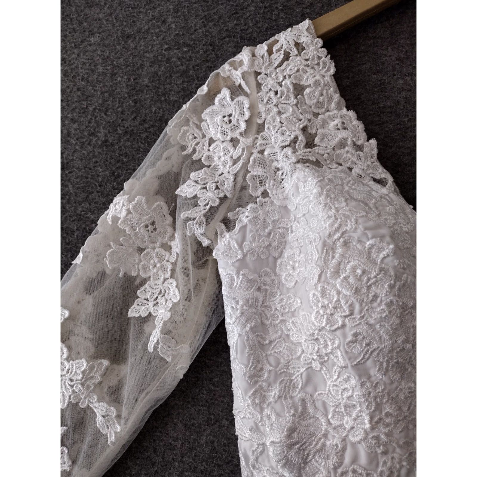 Vintage Chong Xiao V-Neck Wedding Dresses Chiffon White/ivory Lace Applique Bridal Gown Size ONE SIZE - 7 Thumbnail